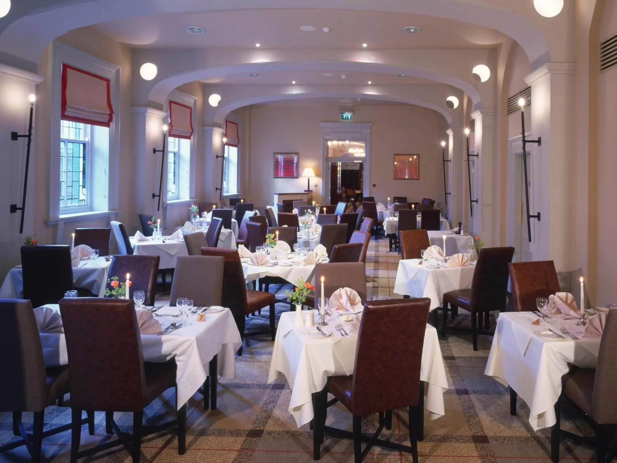 Restaurant/places to eat in Metropole Hotel and Spa