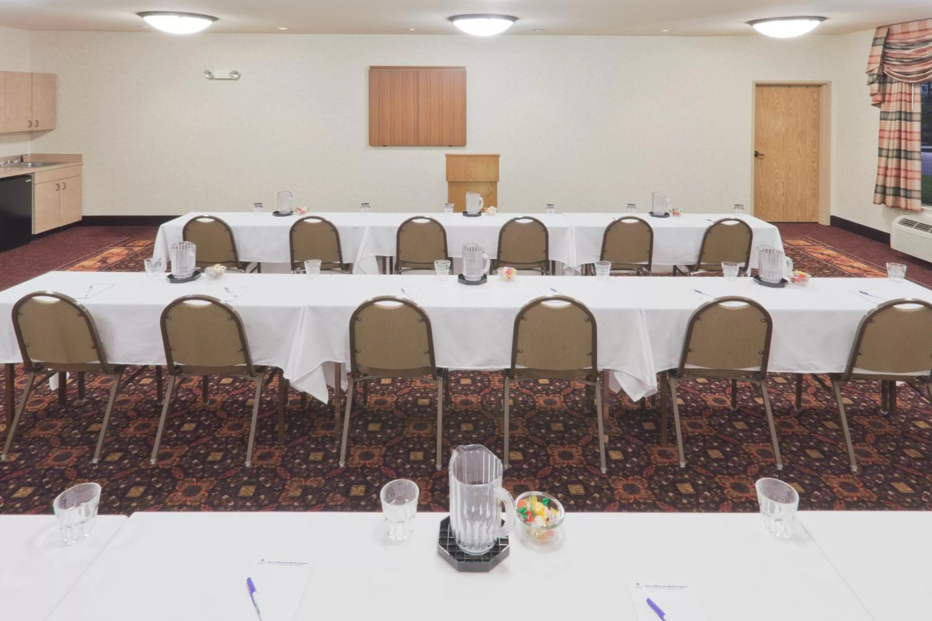 Meeting/conference room in Holiday Inn Express Hotel & Suites Gillette by IHG
