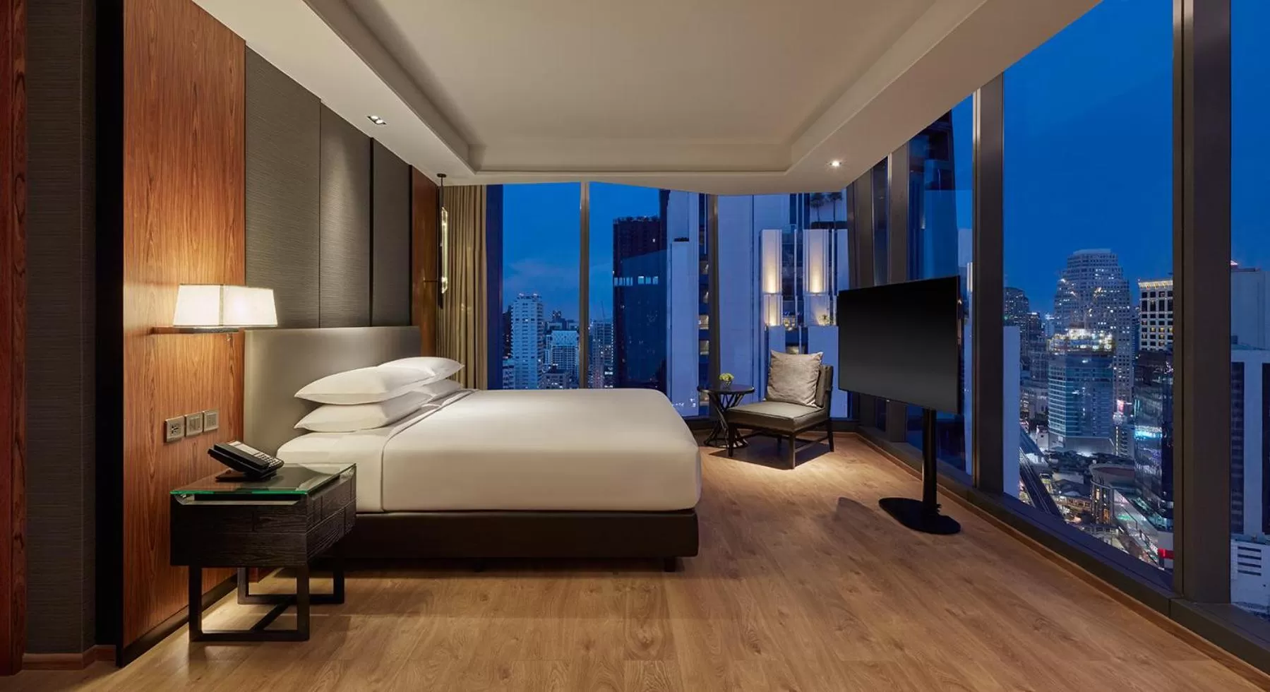 City view, Bed in Hyatt Regency Bangkok Sukhumvit