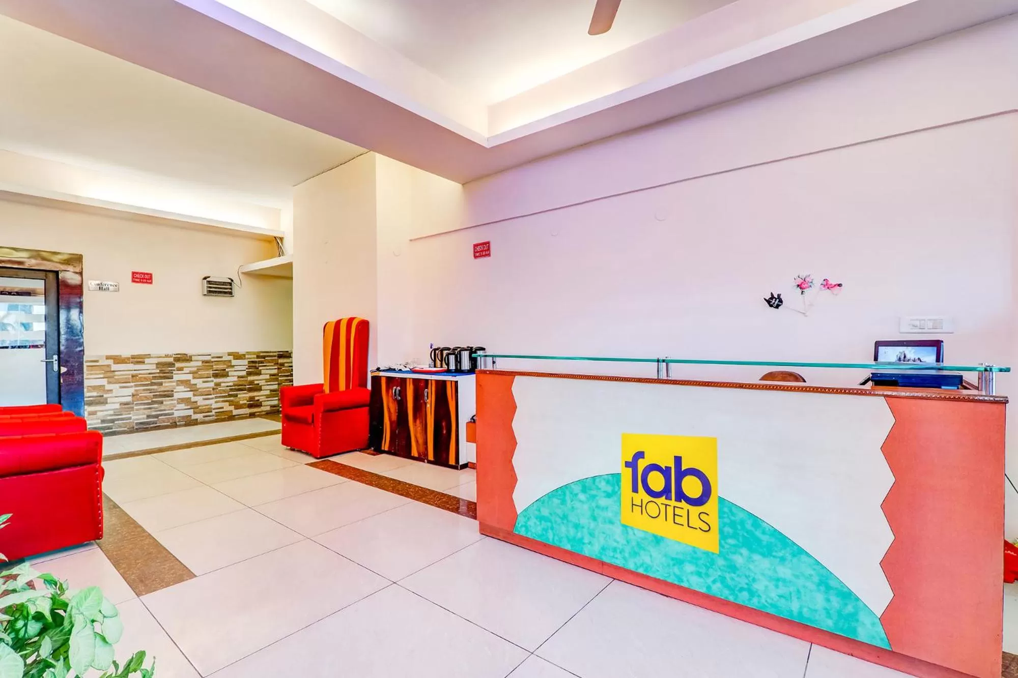 Lobby or reception in FabHotel Shimla Resort