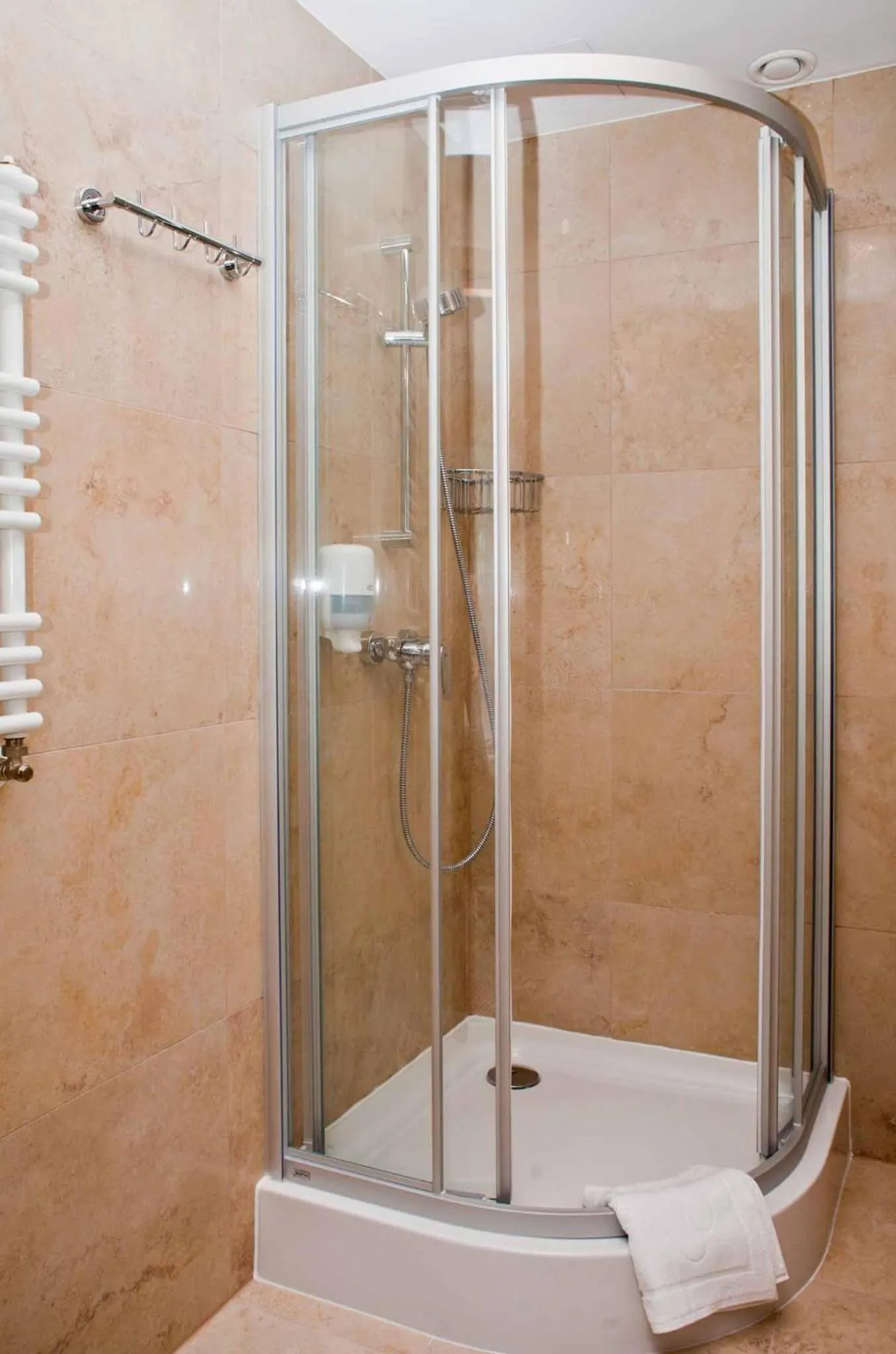 Shower in Best Western Hotel Jurata