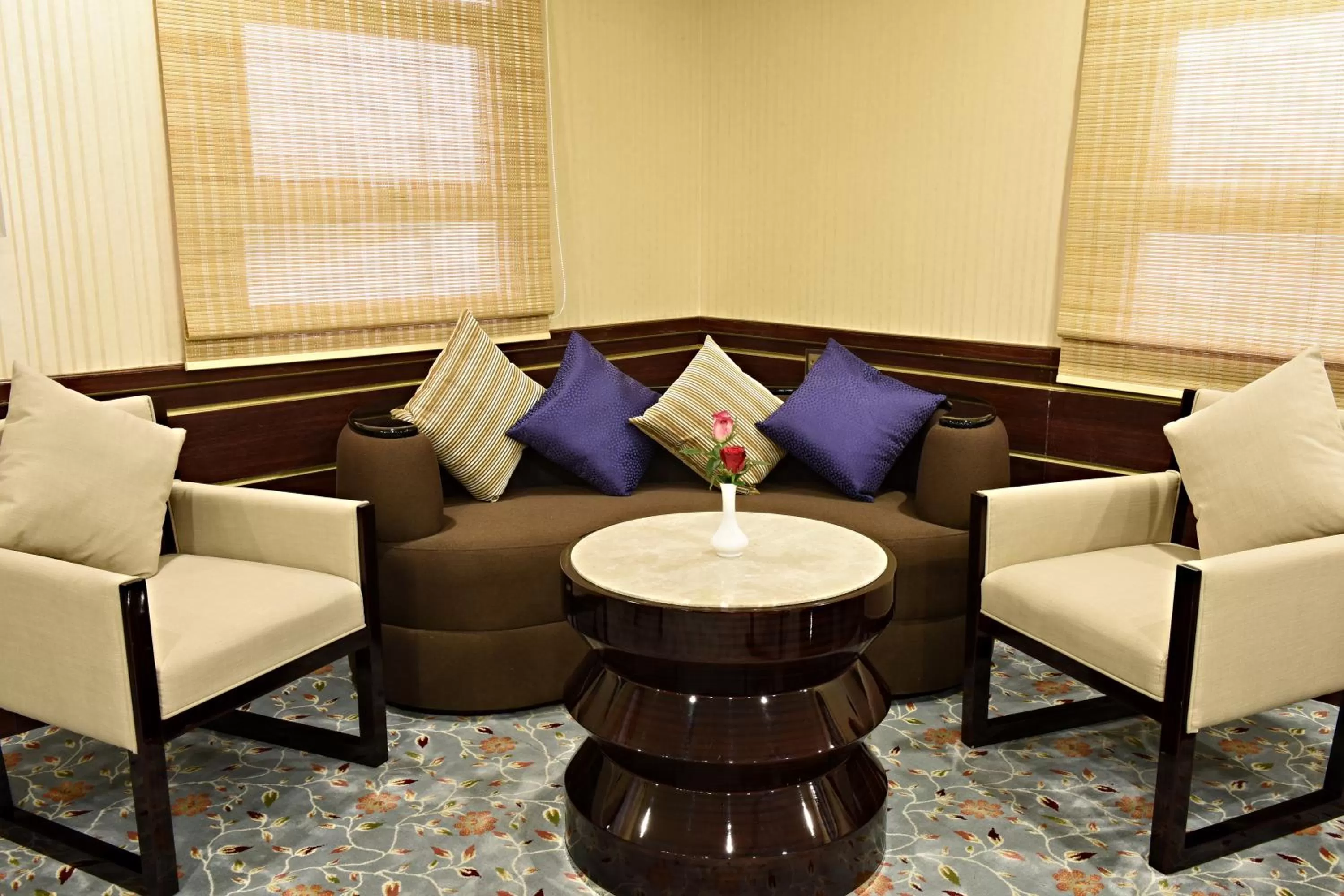 Lounge or bar in Garden Plaza Hotel