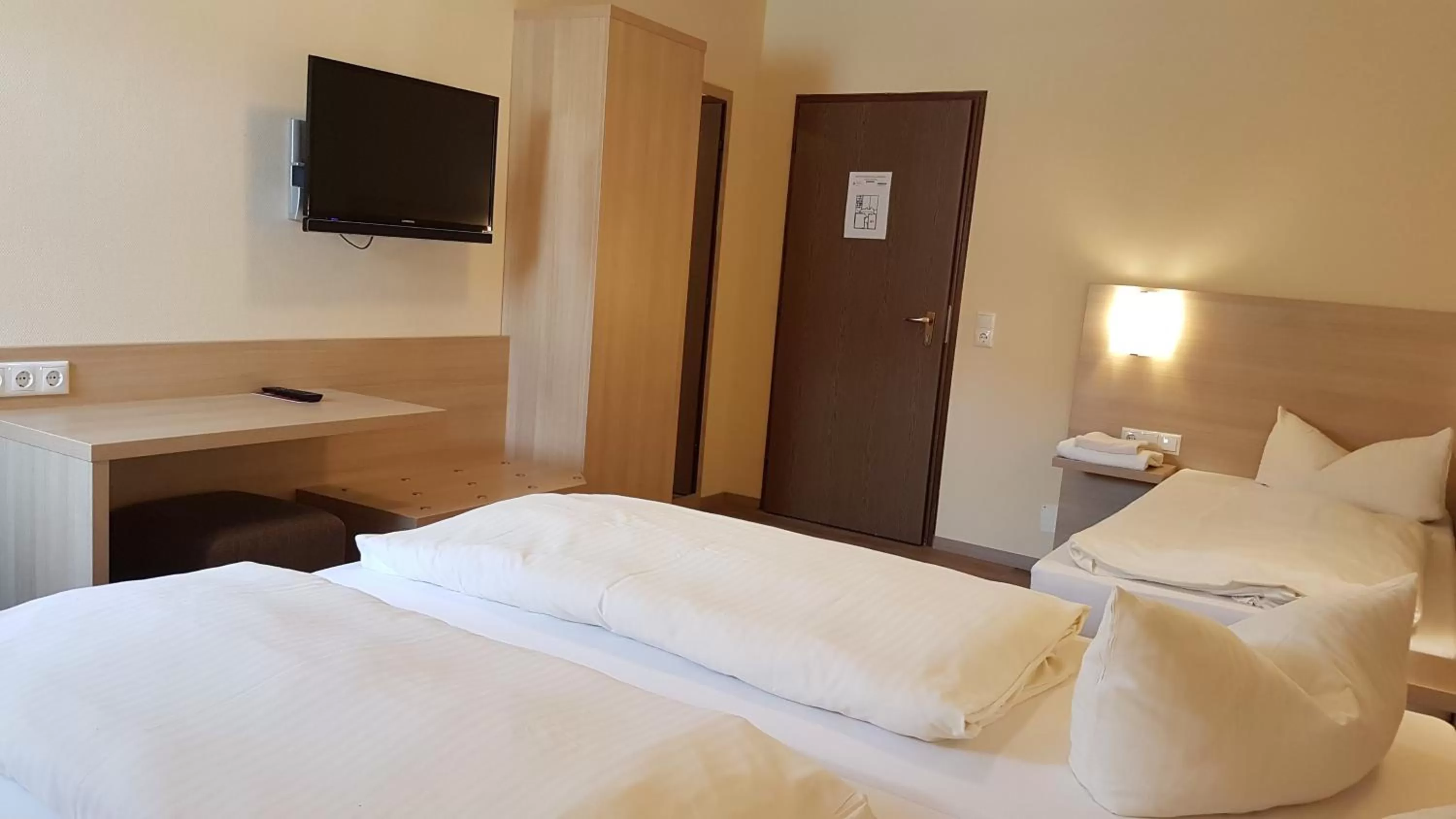 Photo of the whole room, Bed in Hotel-Restaurant Stern