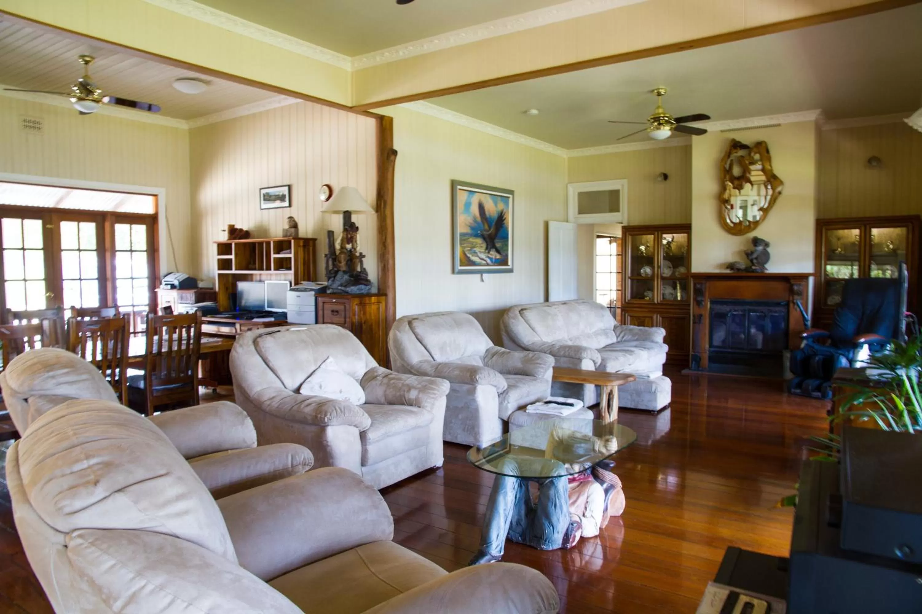 Communal lounge/ TV room in Clarence River Bed & Breakfast
