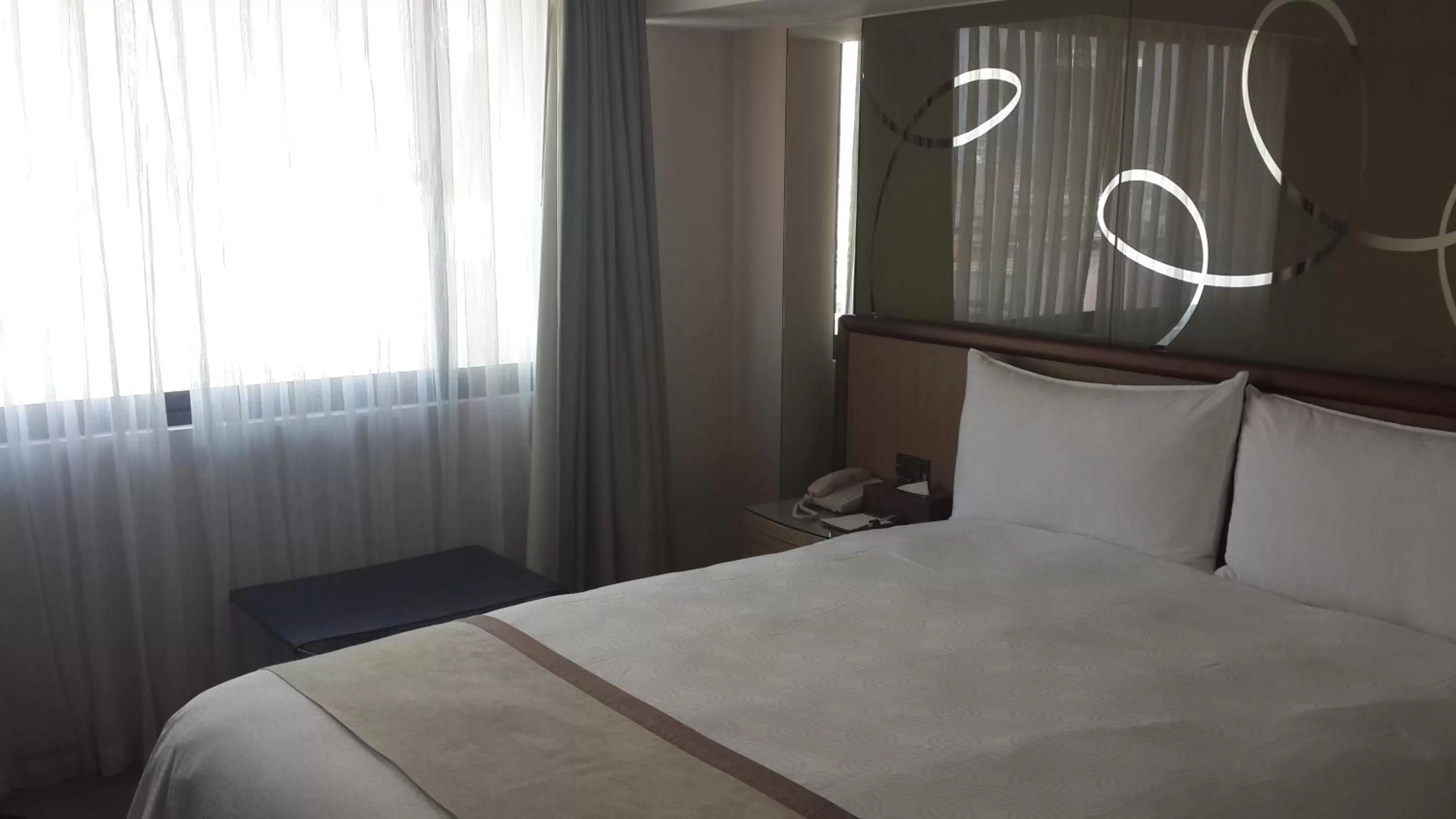 Bedroom, Bed in Kaohsiung Chateau de Chine Hotel