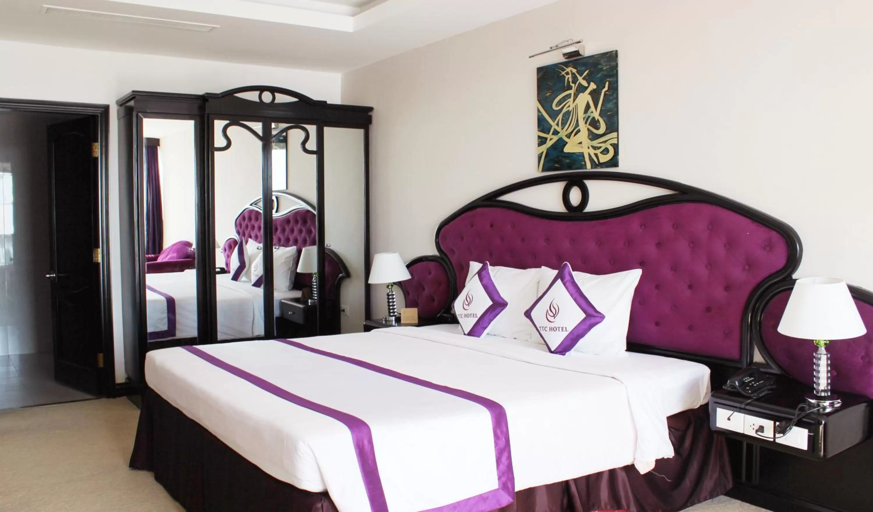 TV and multimedia, Bed in TTC Hotel Can Tho