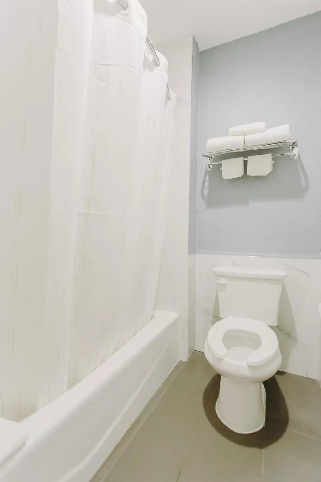 Bathroom in Scottish Inn & Suites - Kemah Boardwalk