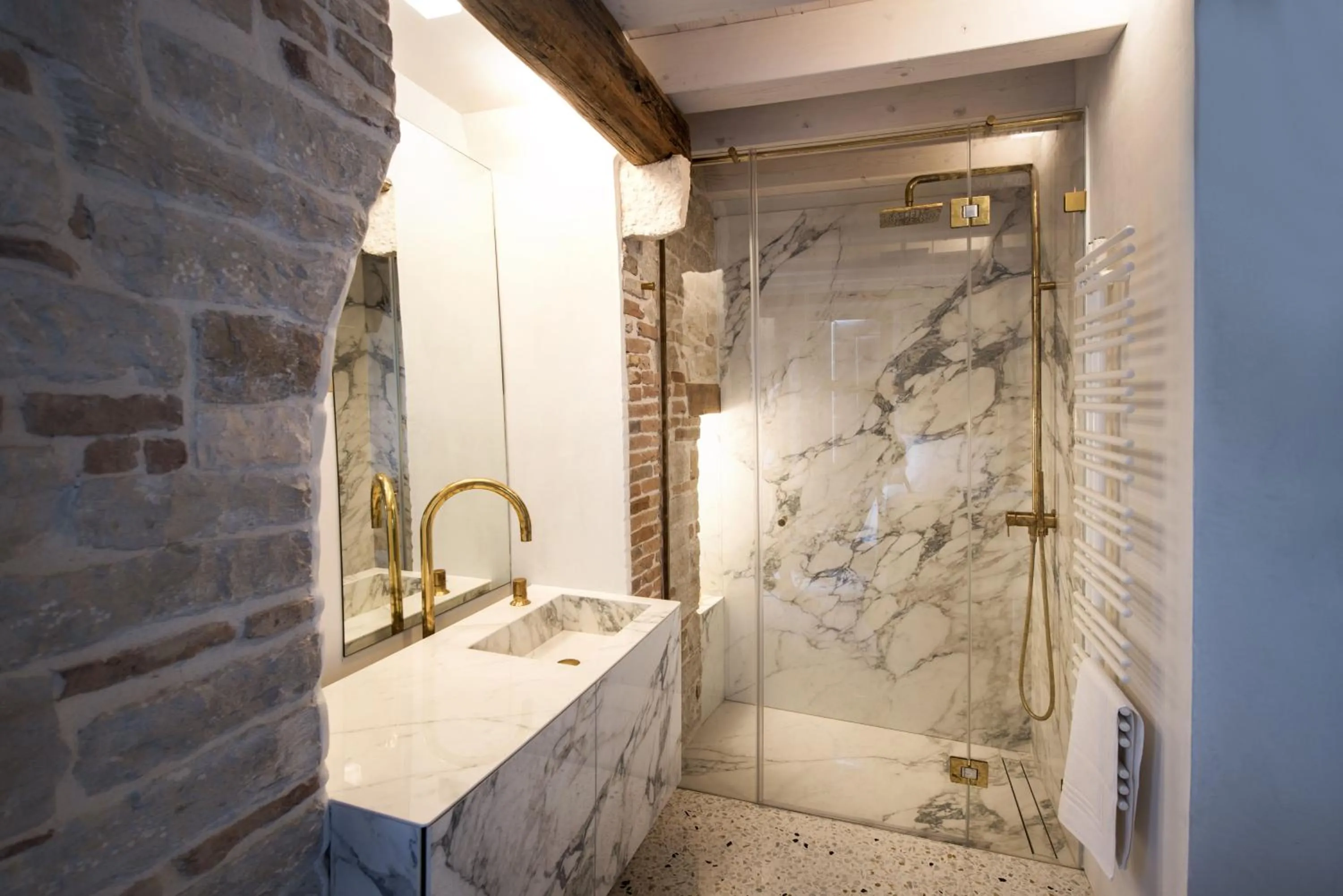 Shower in Spirito Santo Palazzo Storico - Adults Only
