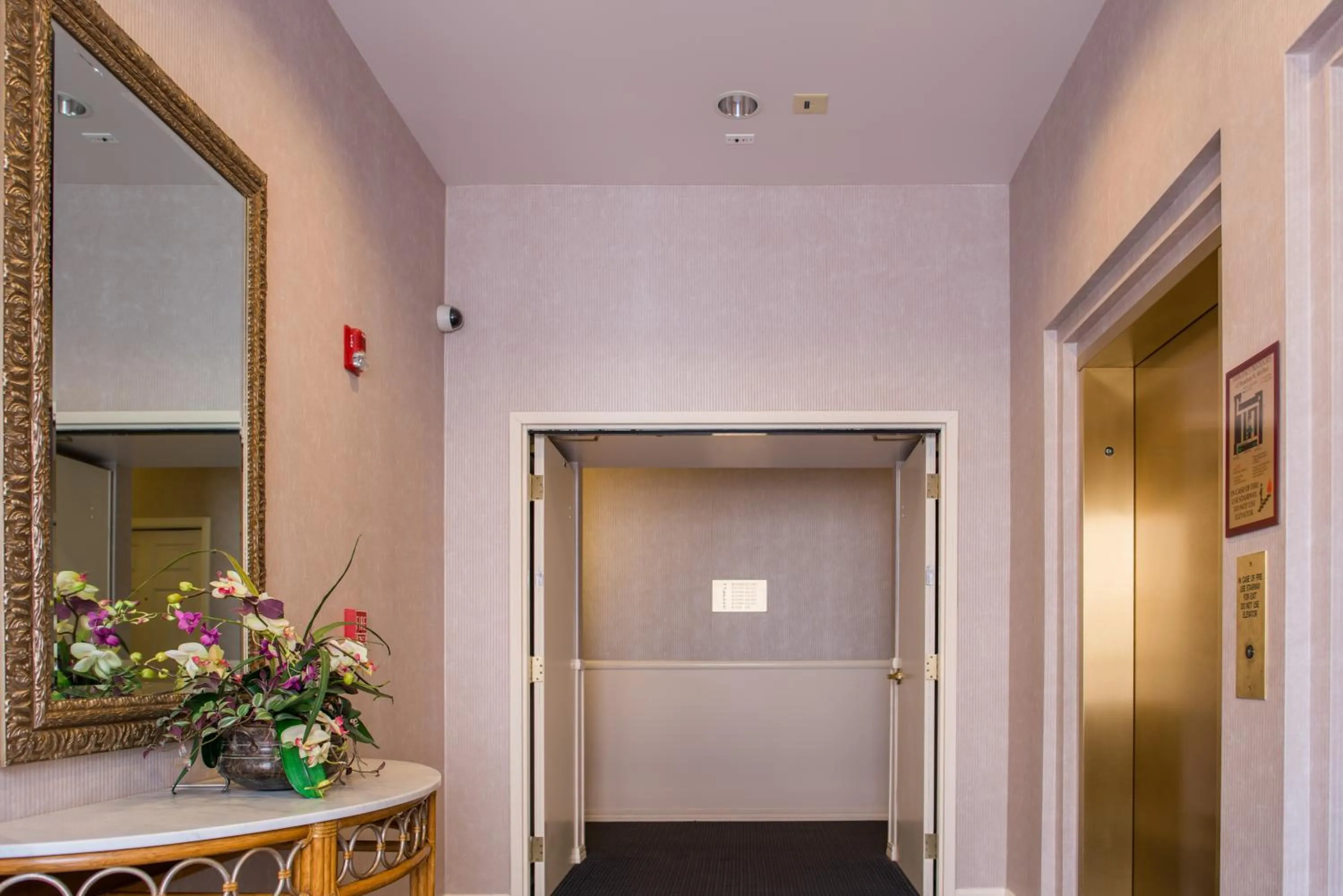 Decorative detail in SW Hotel