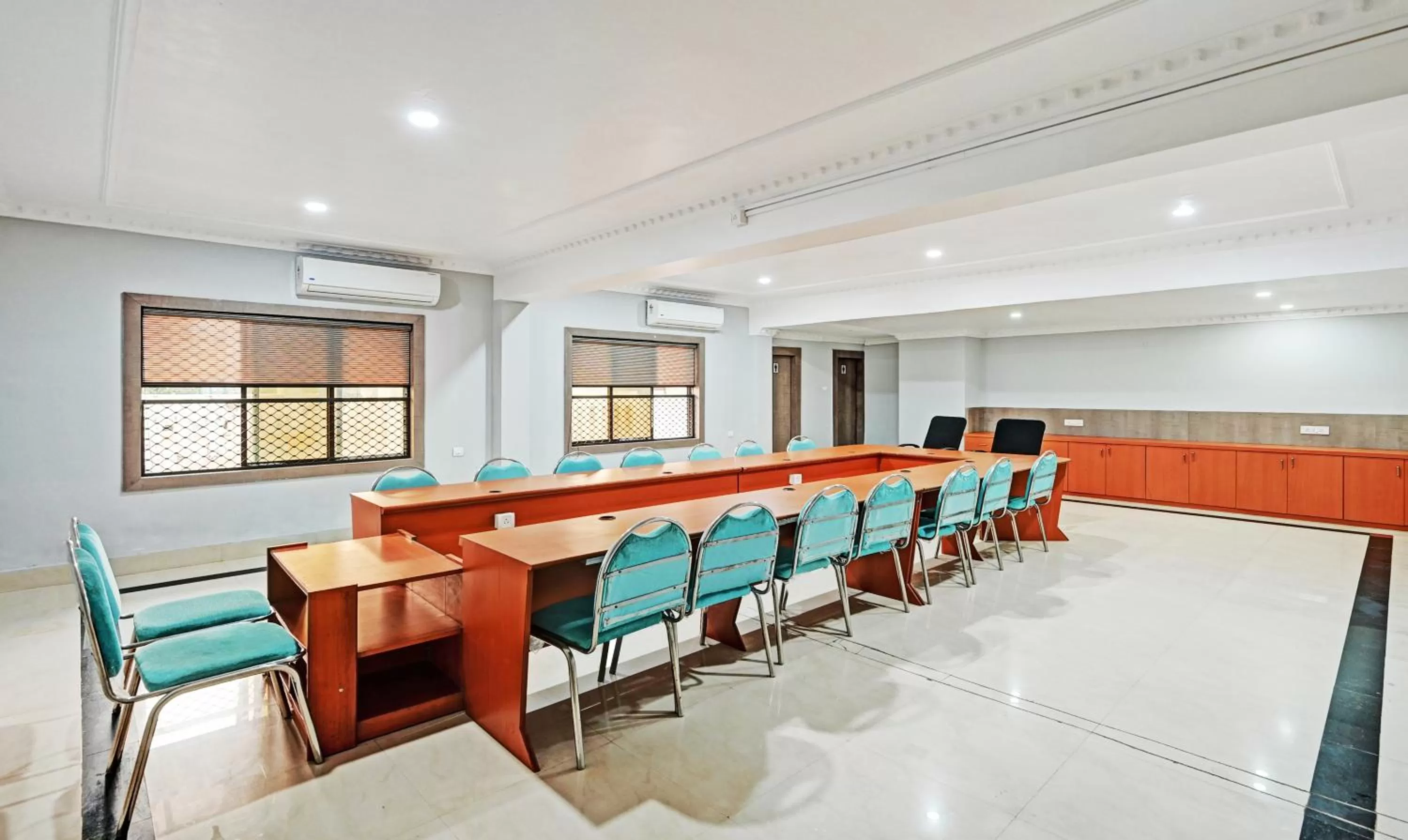 Meeting/conference room in Treebo Sidhartha International Baliapanda