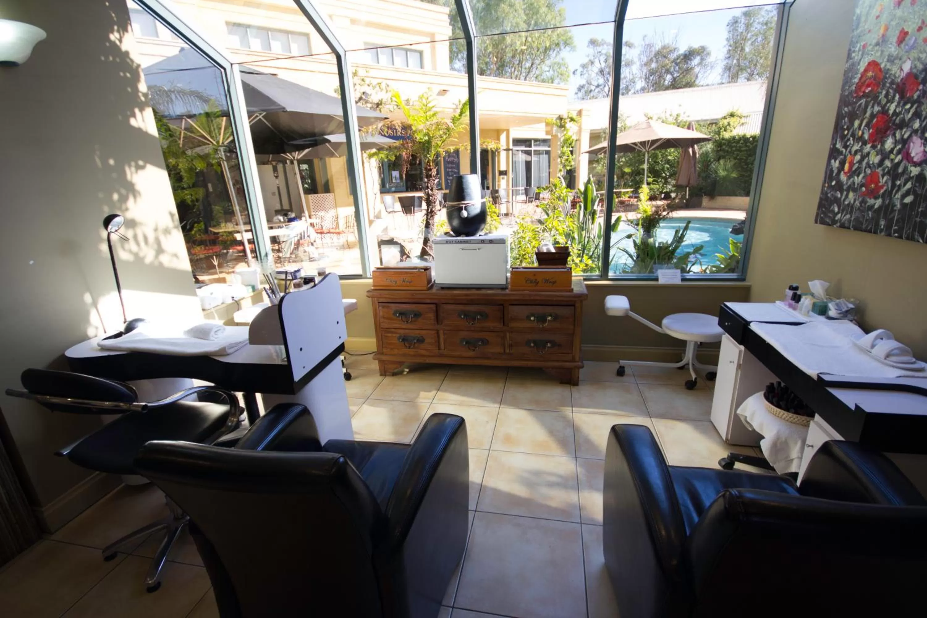 Seating area in Madison Spa Motel - Adults Only