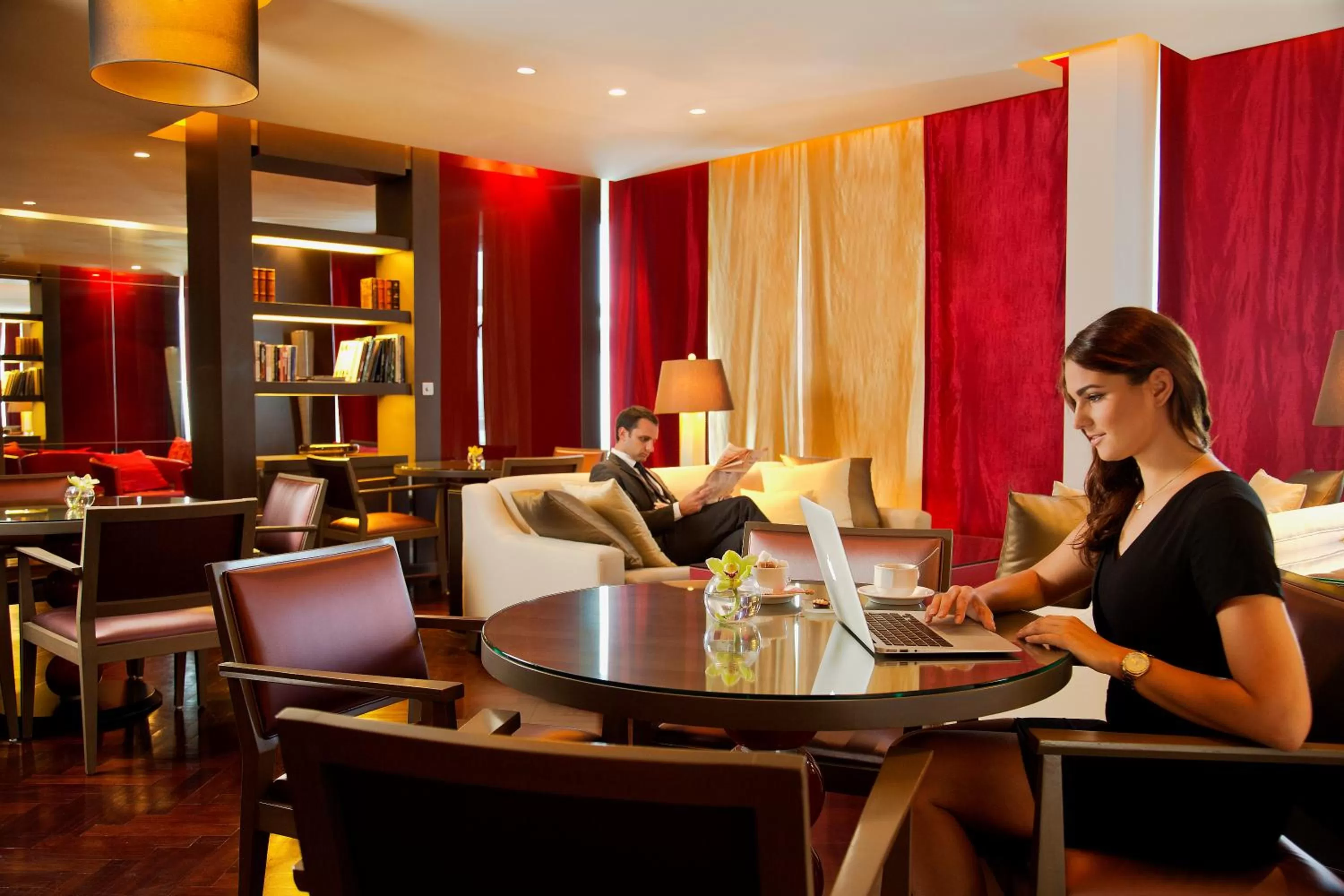 Lounge or bar in Park Arjaan by Rotana, Abu Dhabi