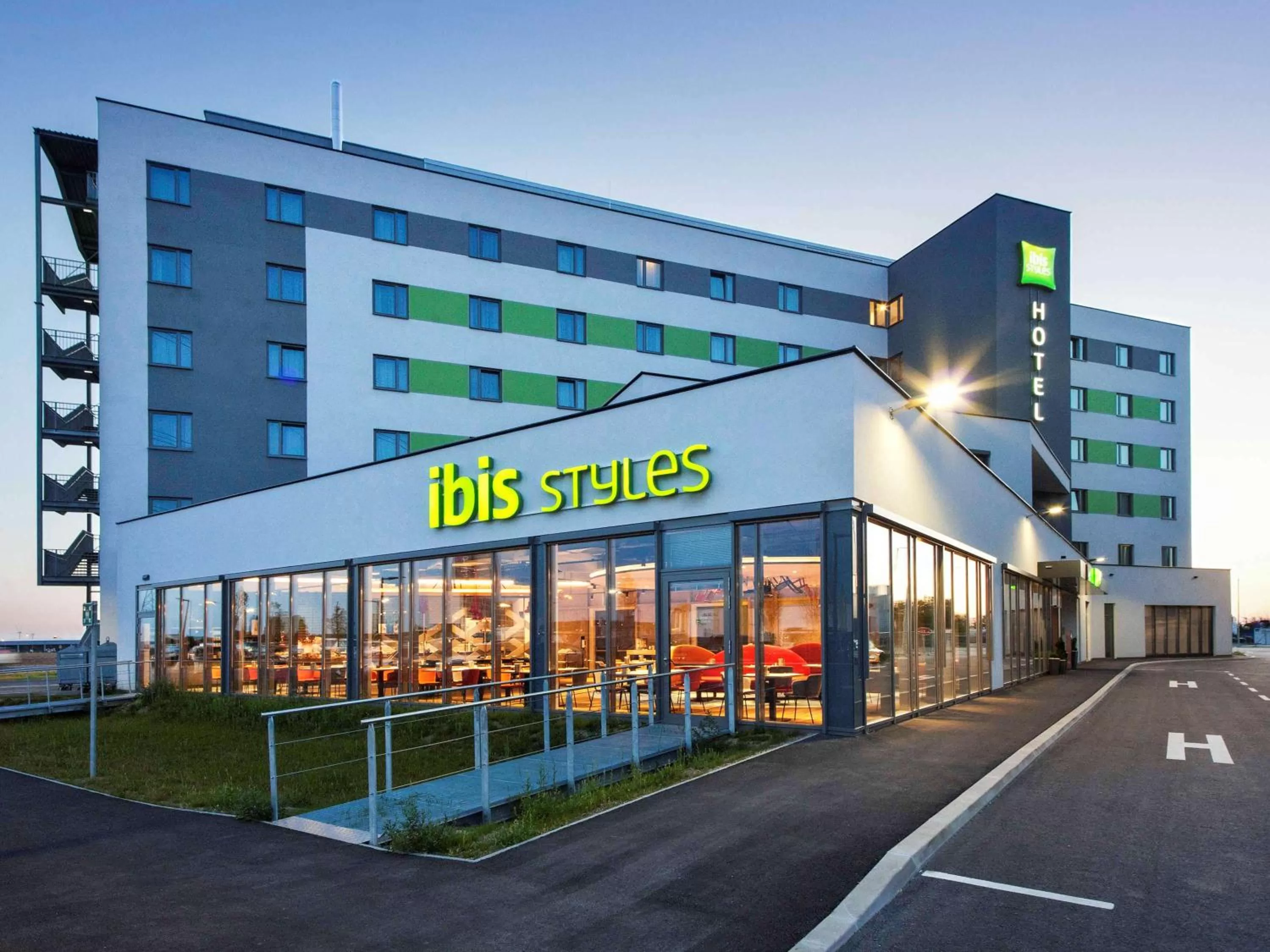 Property building in ibis Styles Parndorf Neusiedler See