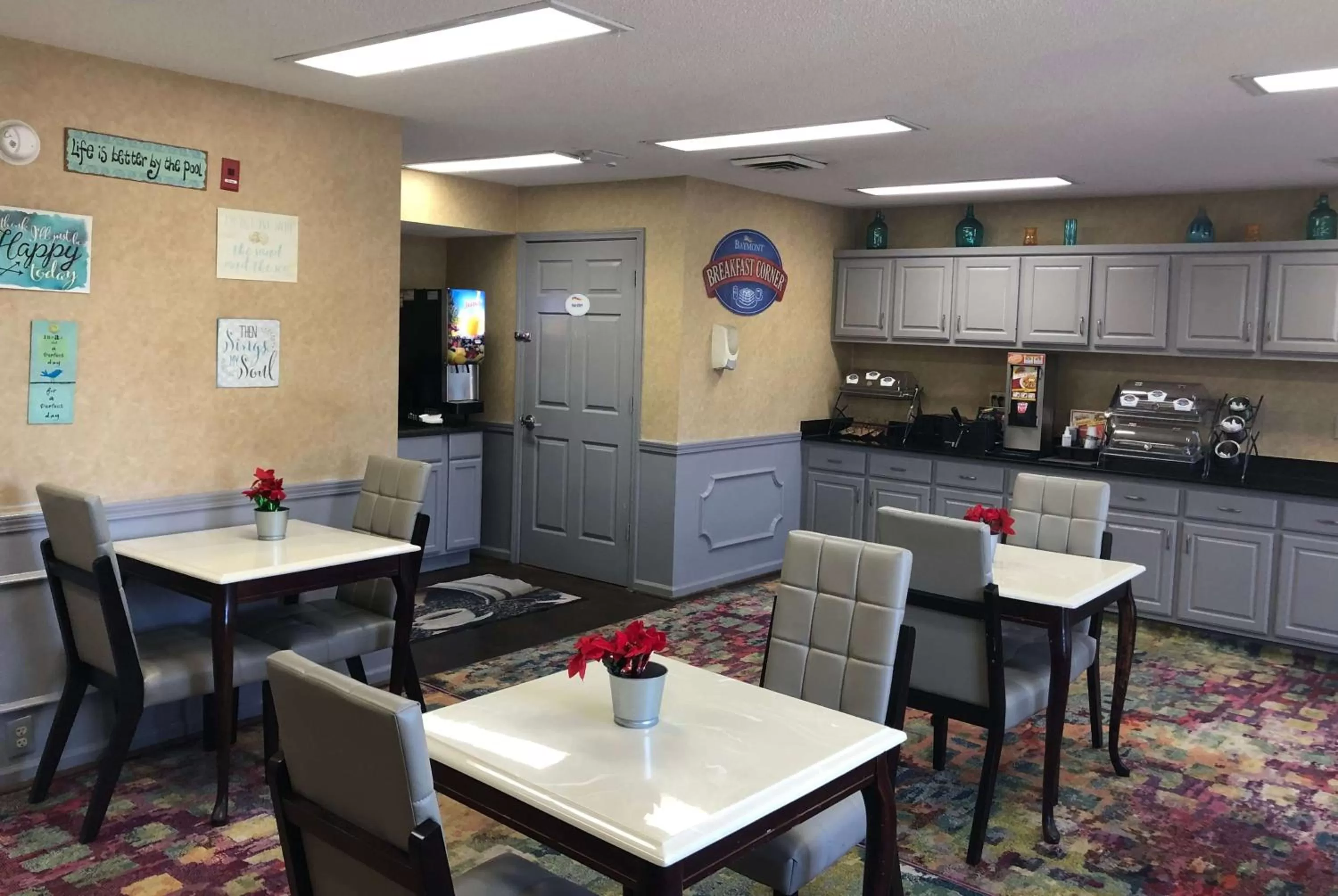 Restaurant/places to eat in Baymont by Wyndham Roanoke Rapids