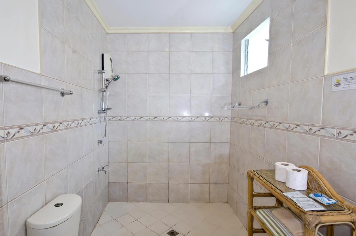 Shower in Mike's Dauin Dive Resort