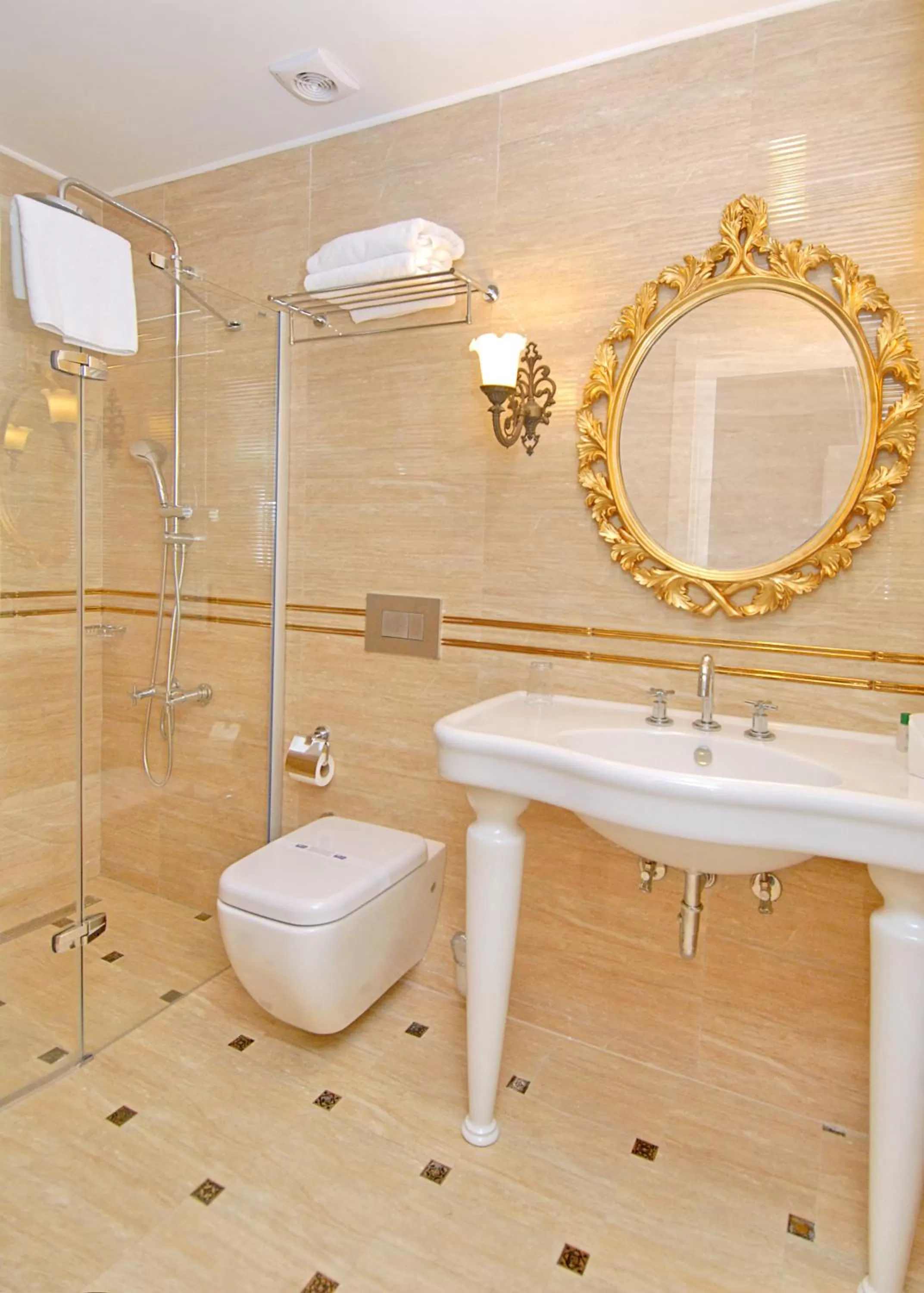 Bathroom in Aspen Hotel Kaleiçi