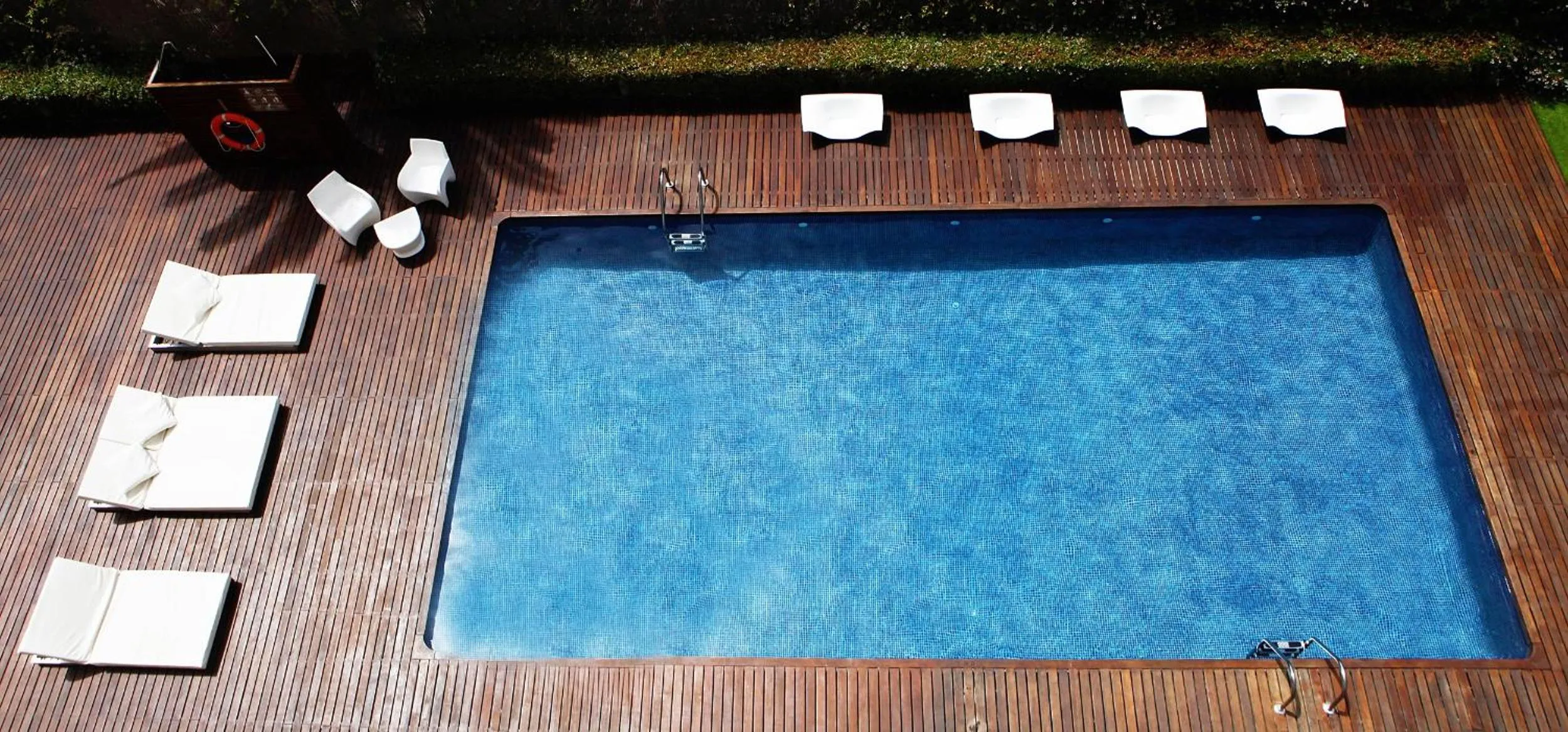Swimming pool in Magnolia Hotel - Adults Only
