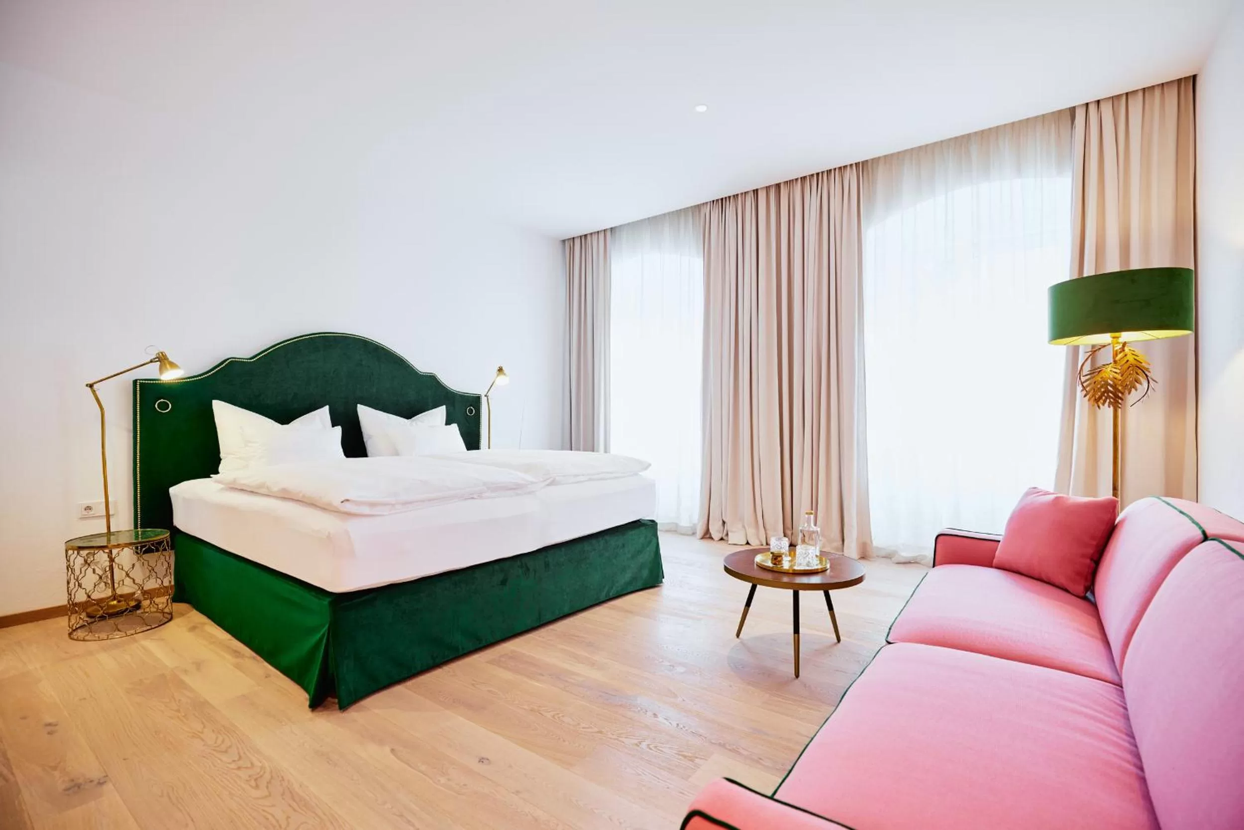 Bed in Boutiquehotel Zum Goldenen Hirschen