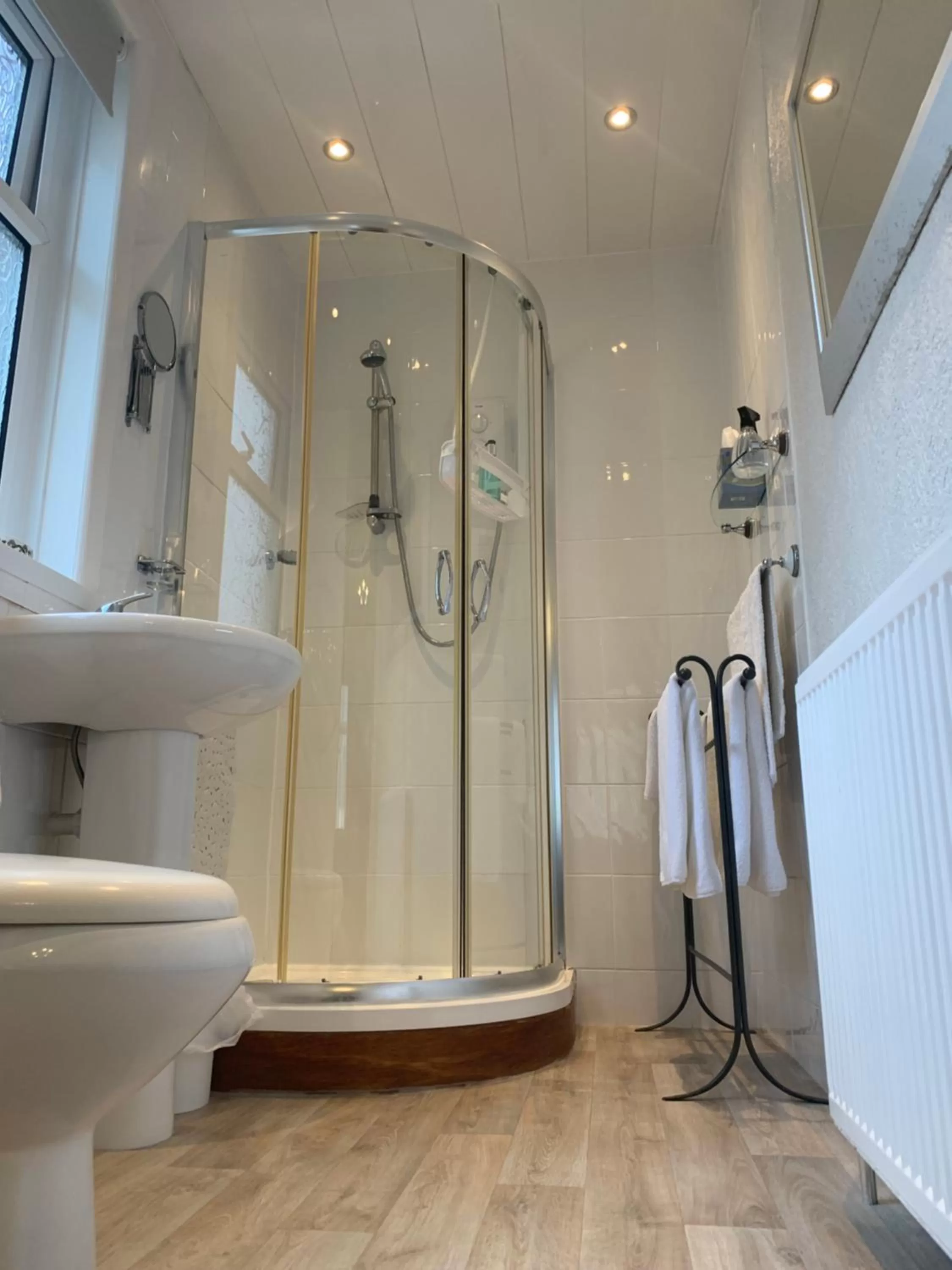 Shower in The Gaydon