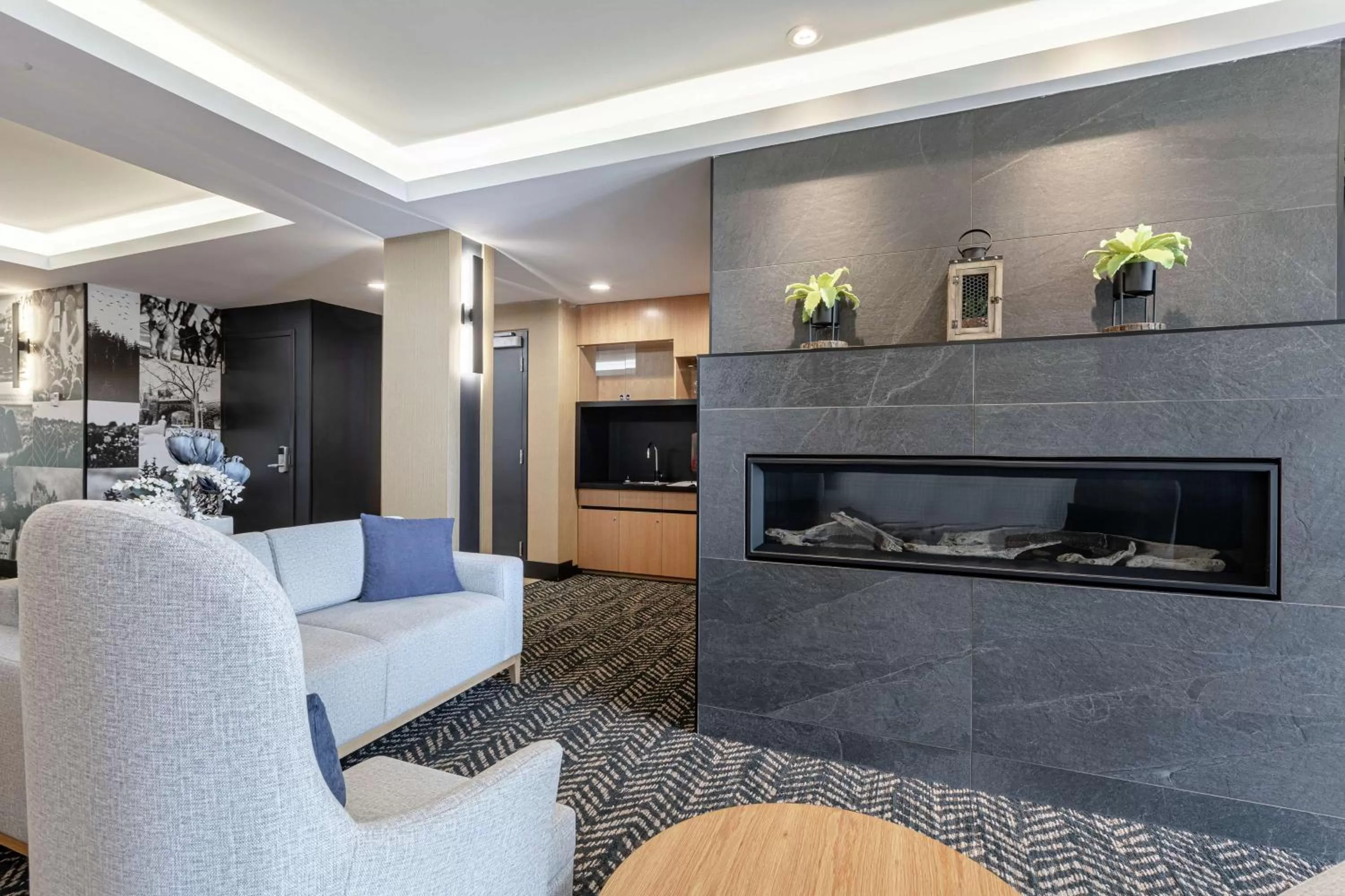 Lobby or reception in DoubleTree by Hilton Quebec Resort