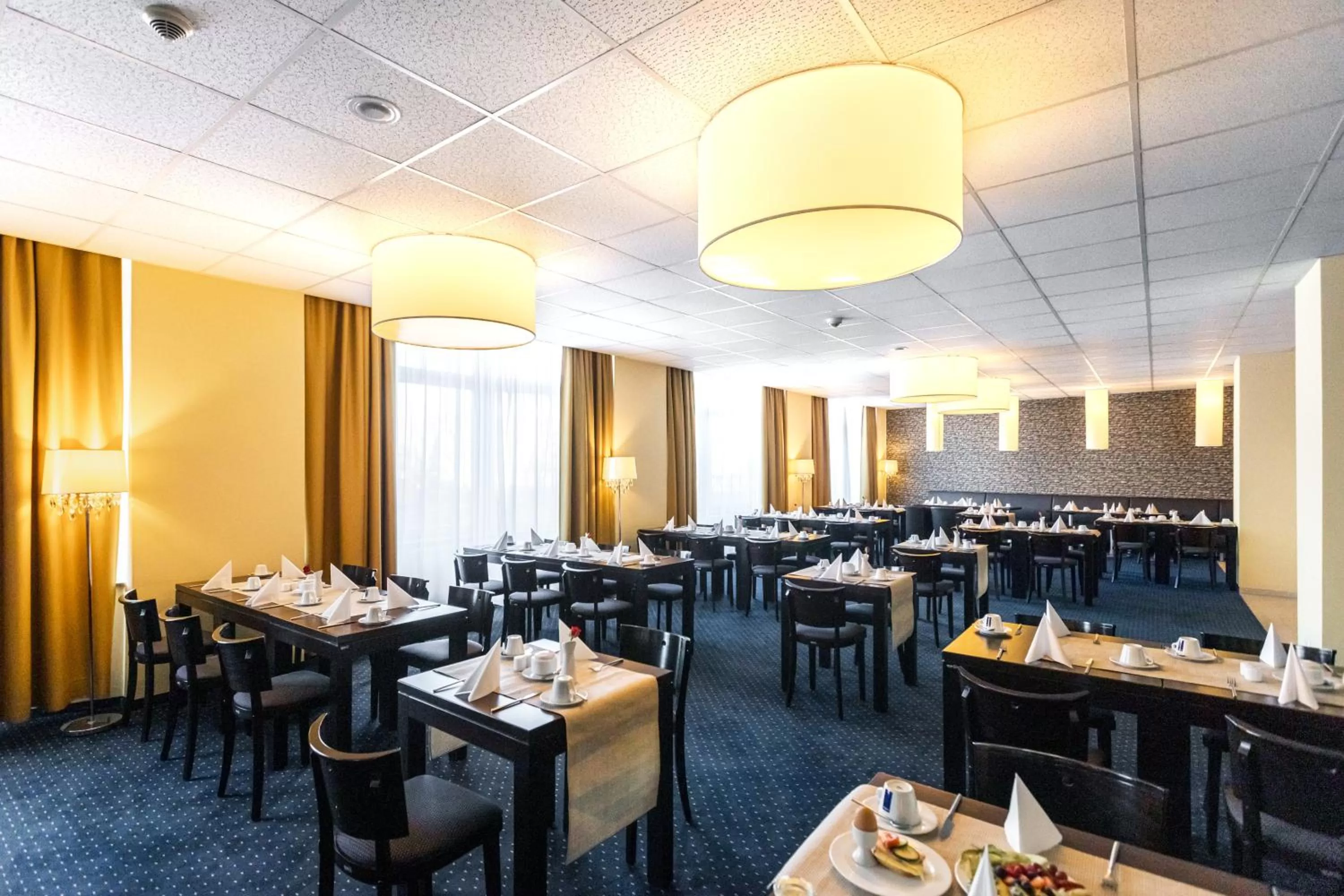 Restaurant/places to eat in Royal International Leipzig