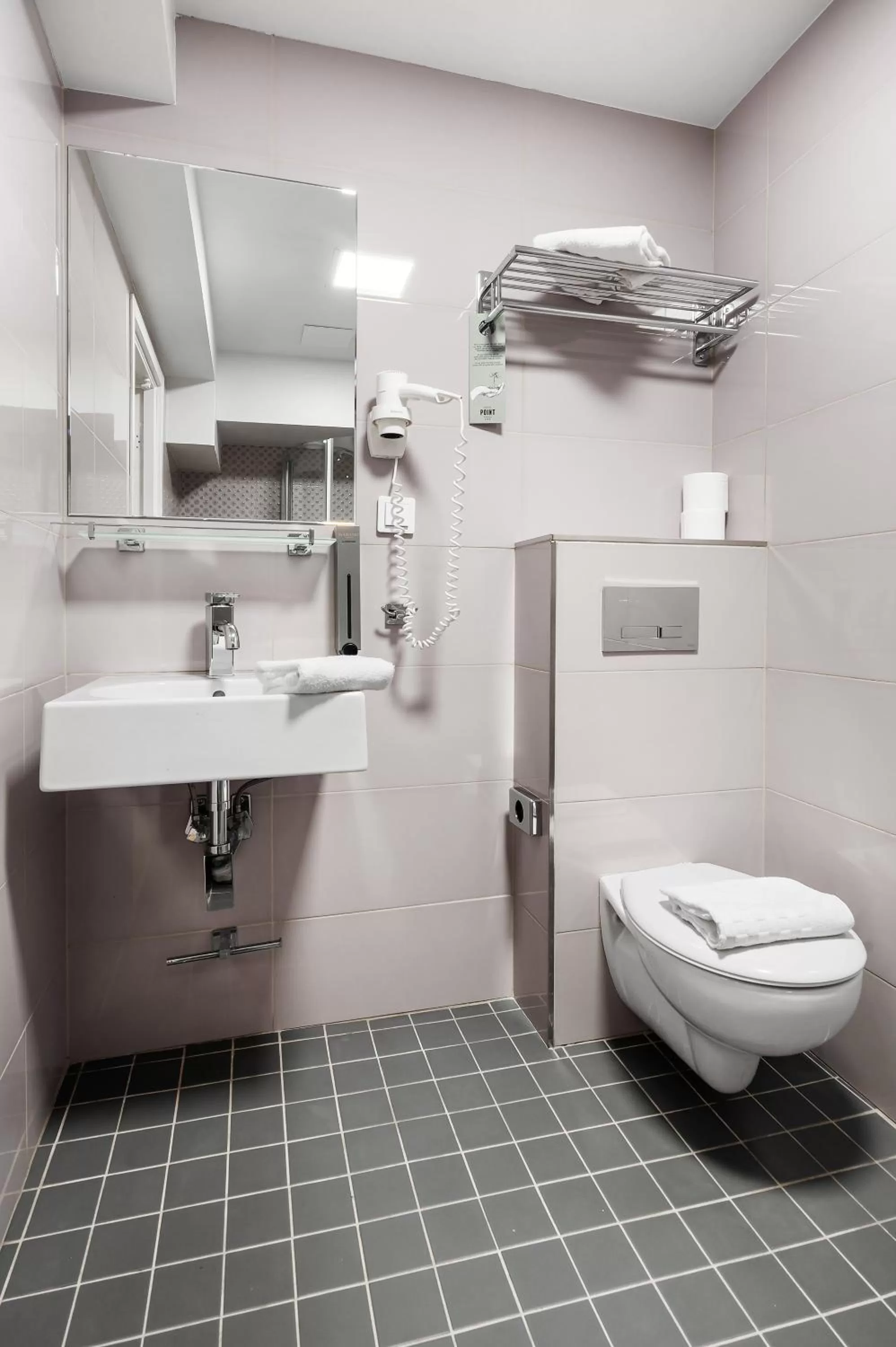 Shower in Hotel Point