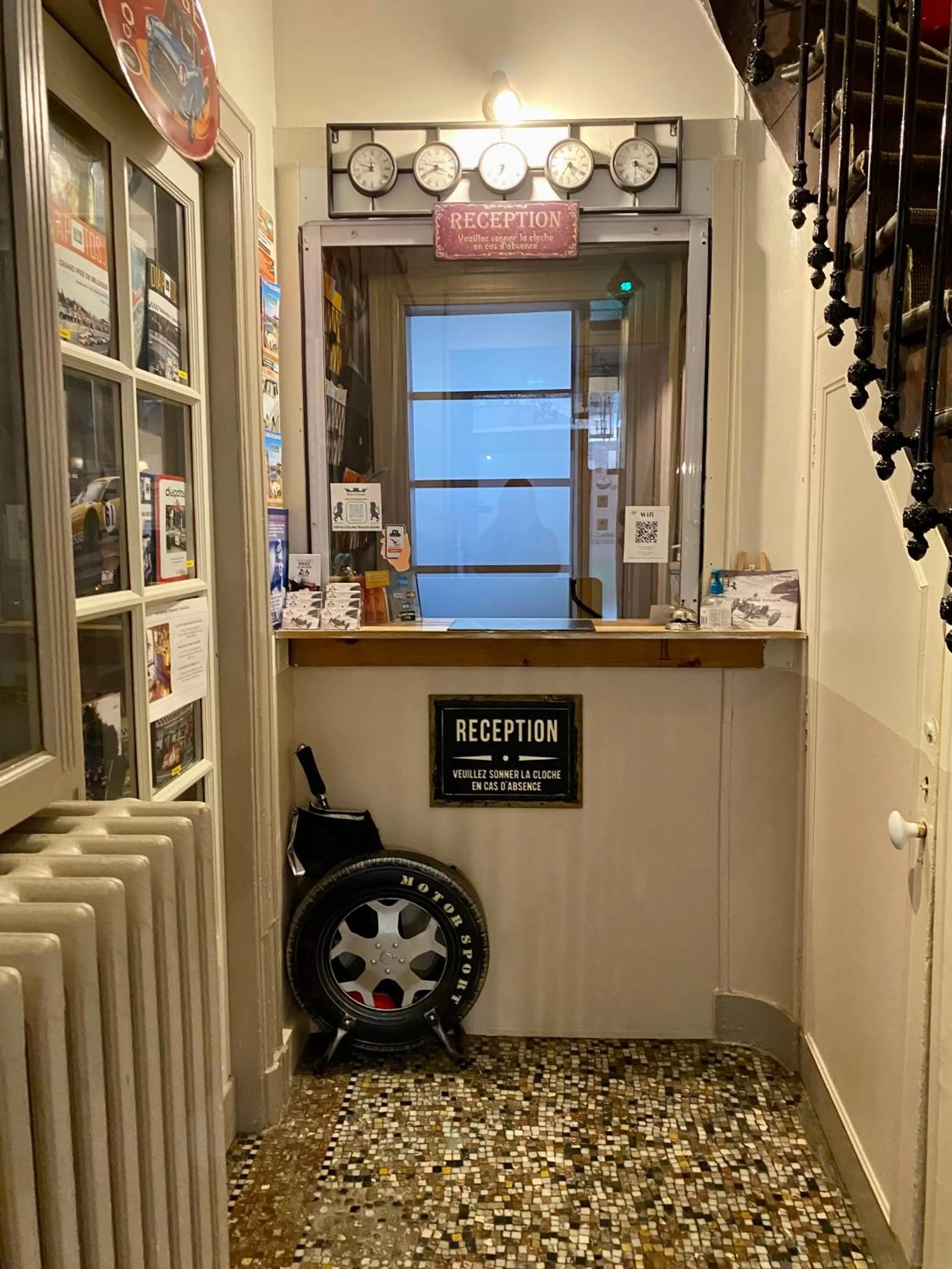 Lobby or reception in Hôtel Céline - Hôtel de la Gare