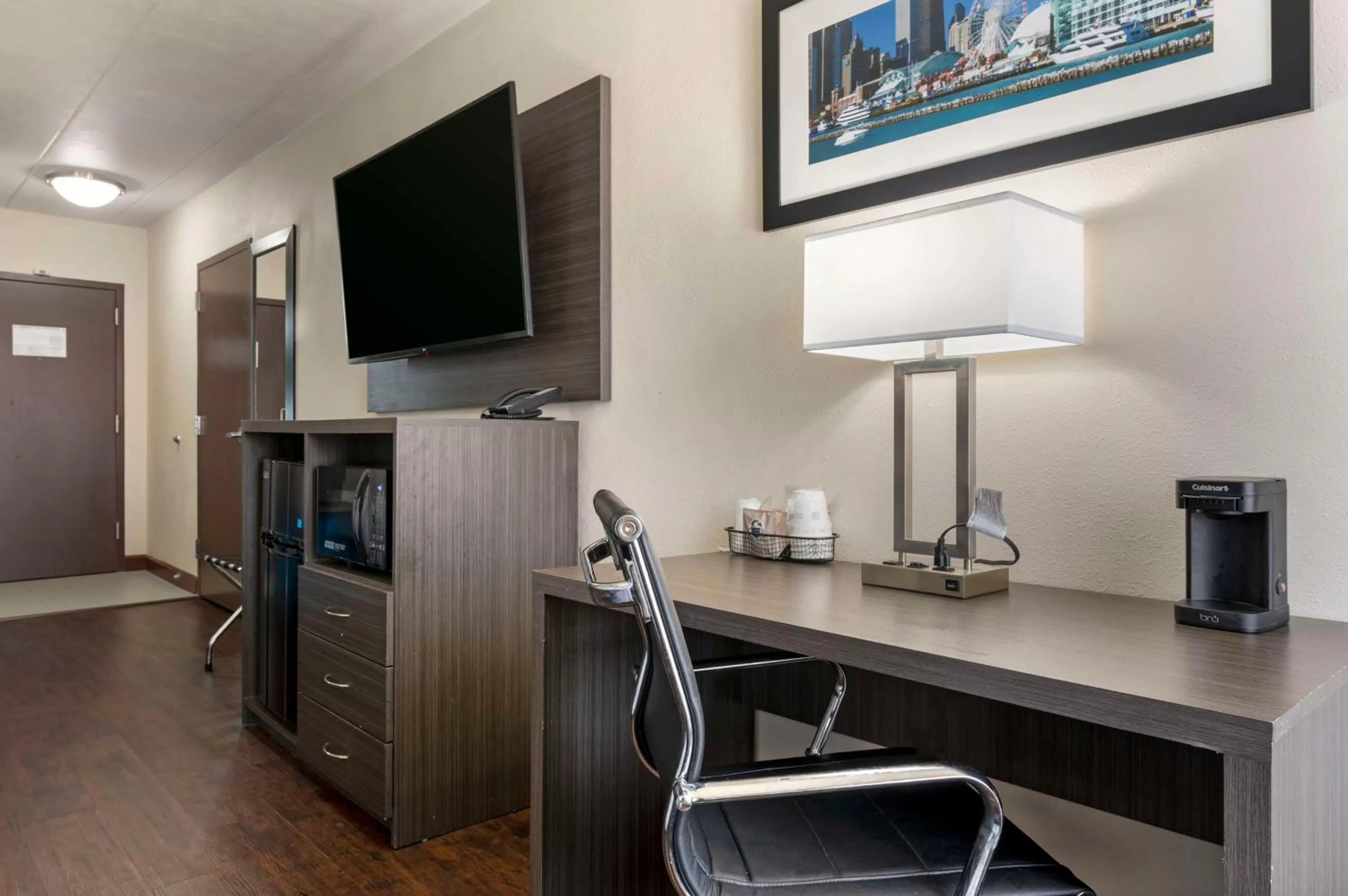 Bedroom in Best Western Plus South Holland Chicago Southland