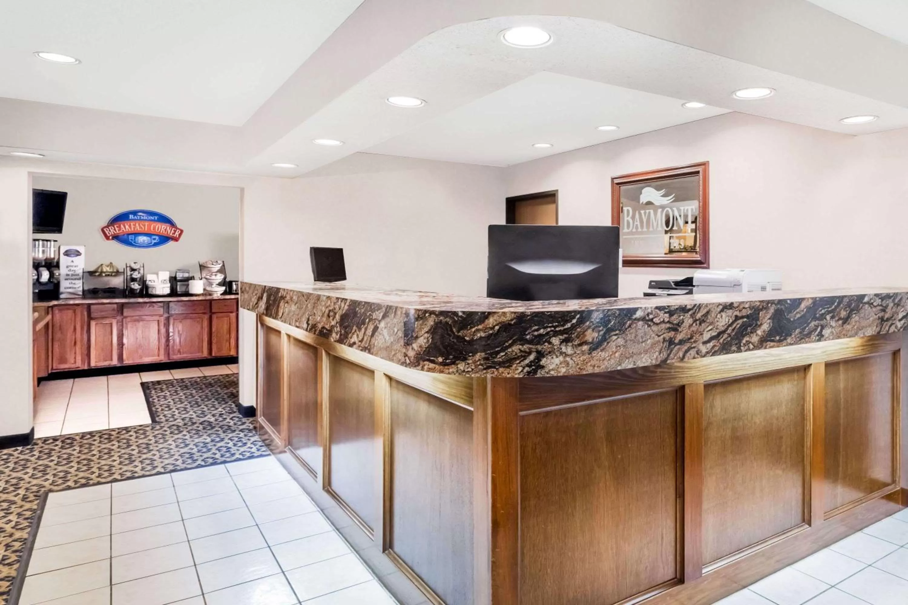 Lobby or reception in Baymont by Wyndham LeMars