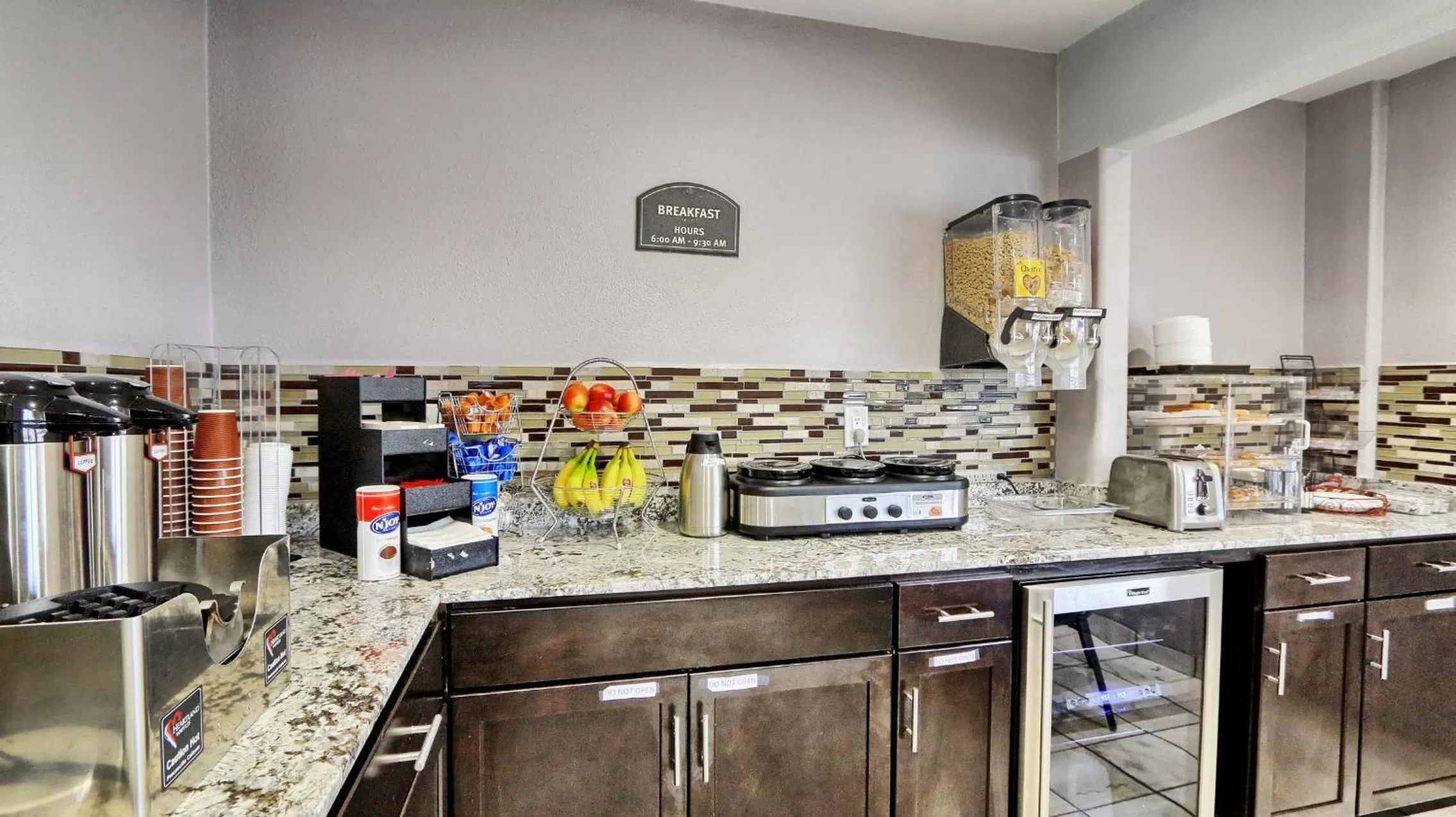 Restaurant/places to eat in Travelodge by Wyndham Austin South