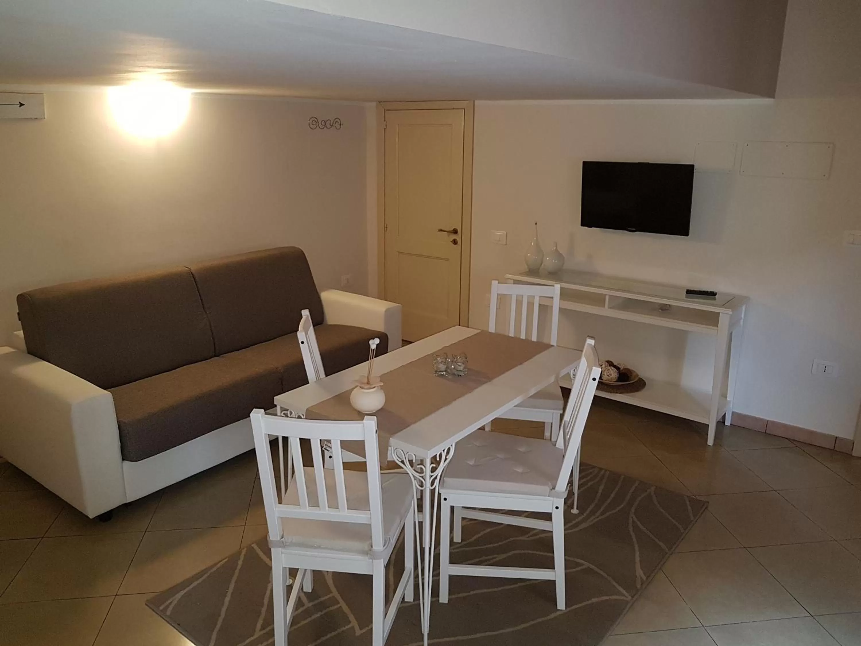 Photo of the whole room in Central Suites Catania