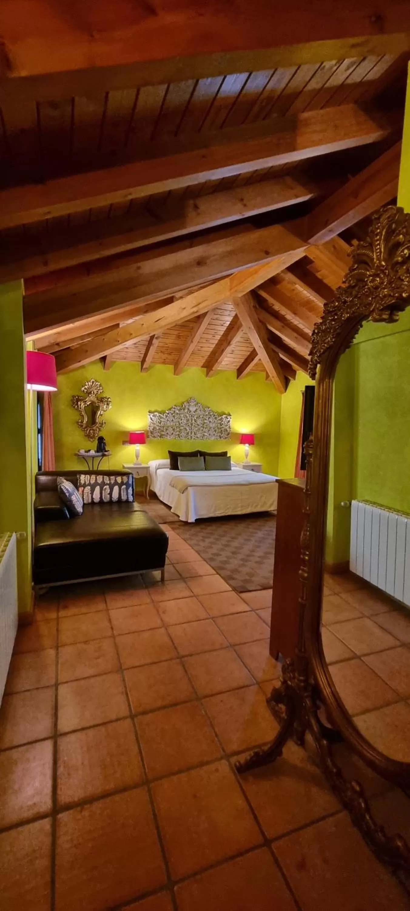 Property building in Hotel Sara De Ur