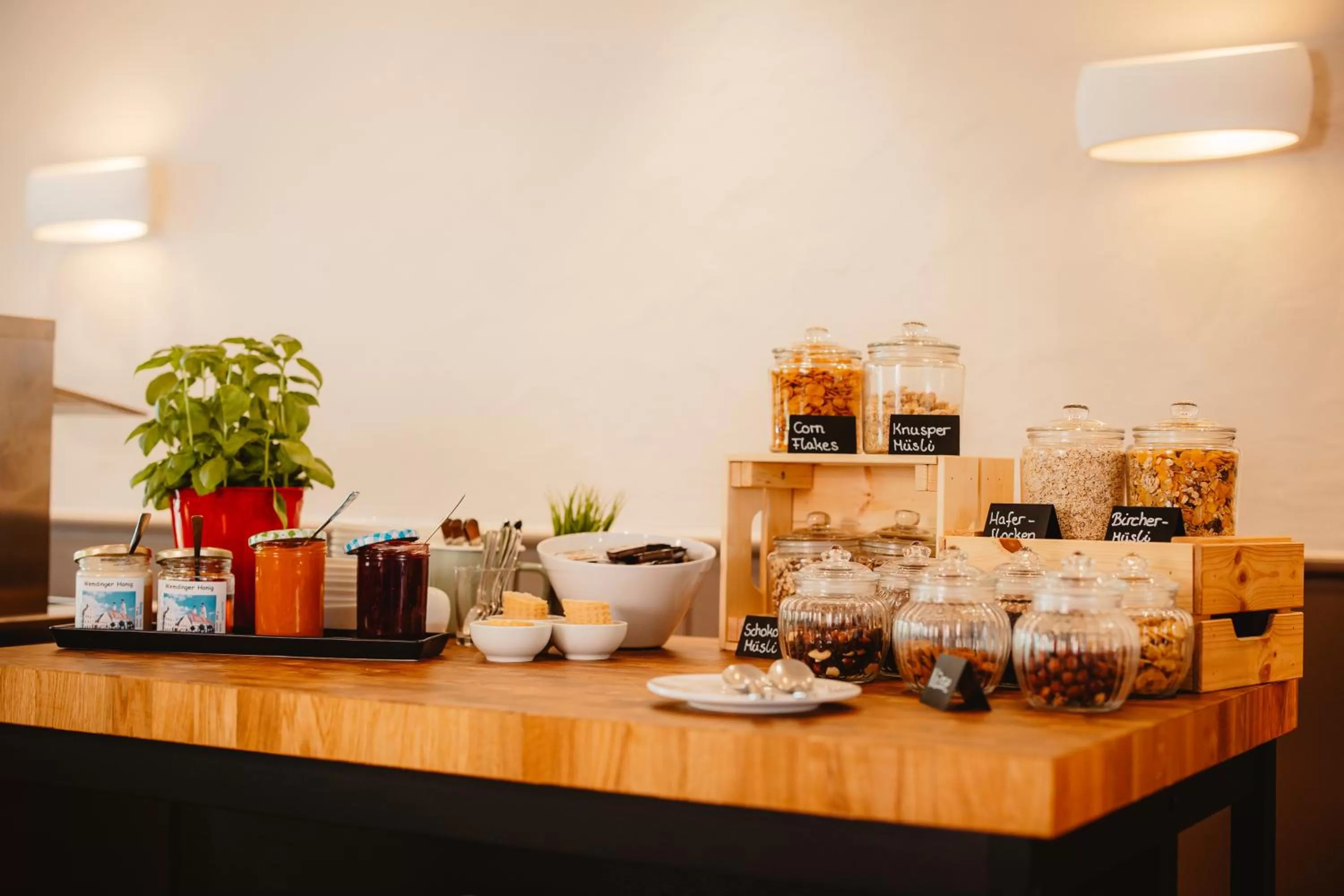 Breakfast in Schieners Hotel & Apfelhof Apartments