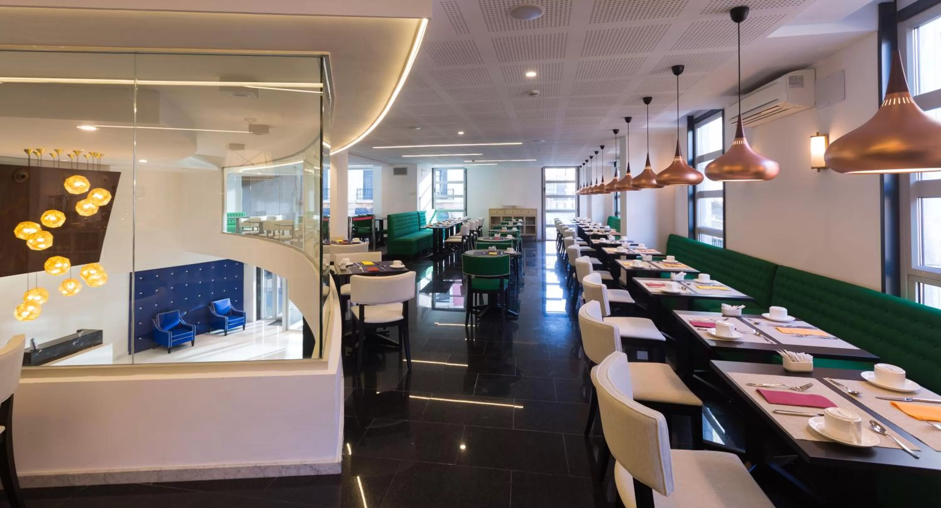 Buffet breakfast in Hotel Mercure Jardines de Albia