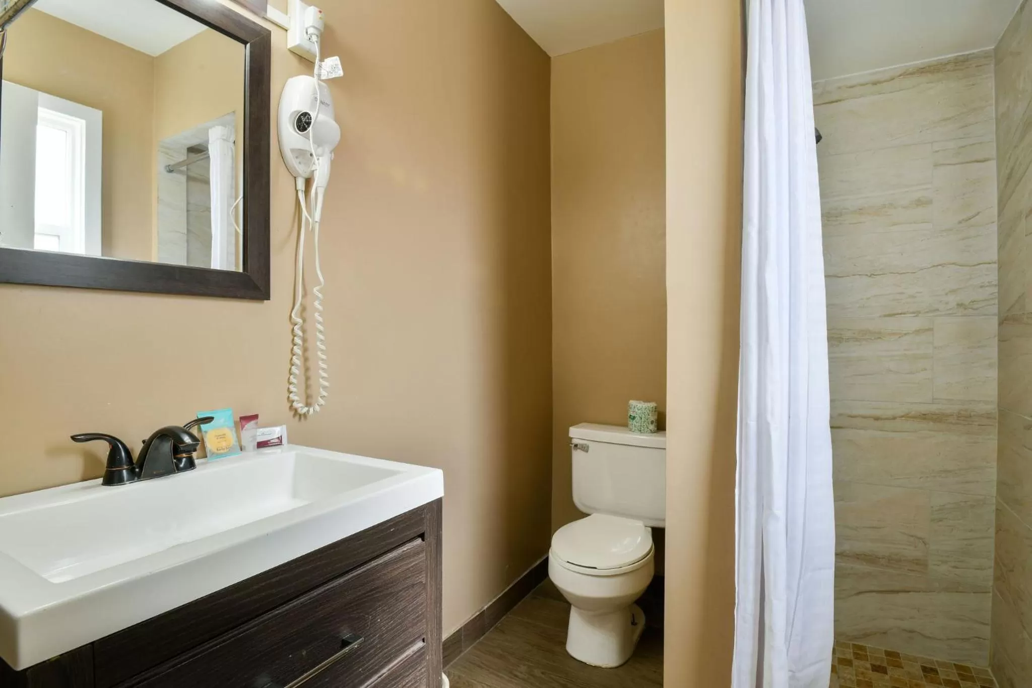 Bathroom in Inca Inn Moab