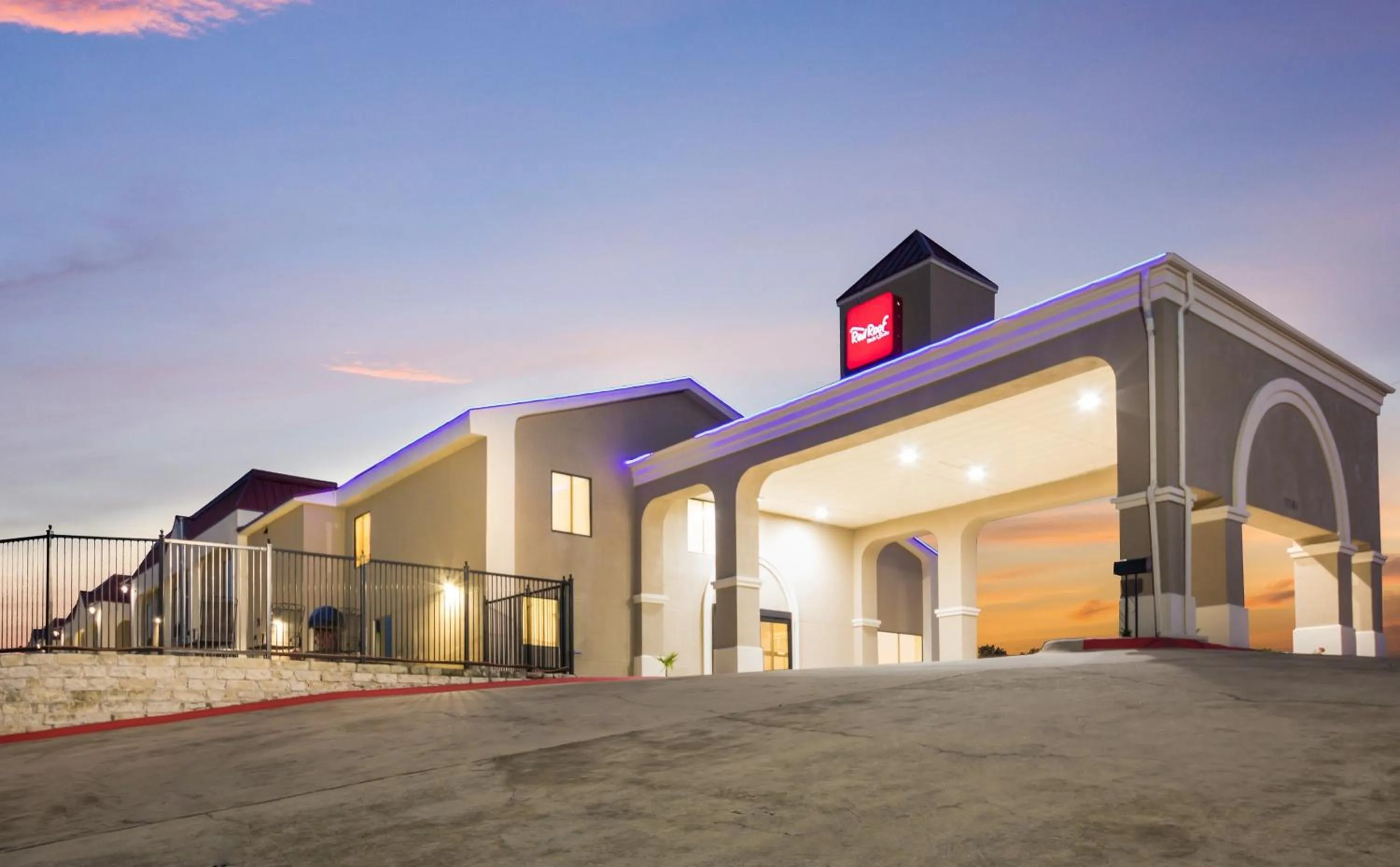 Property building in Red Roof Inn & Suites Austin East - Manor