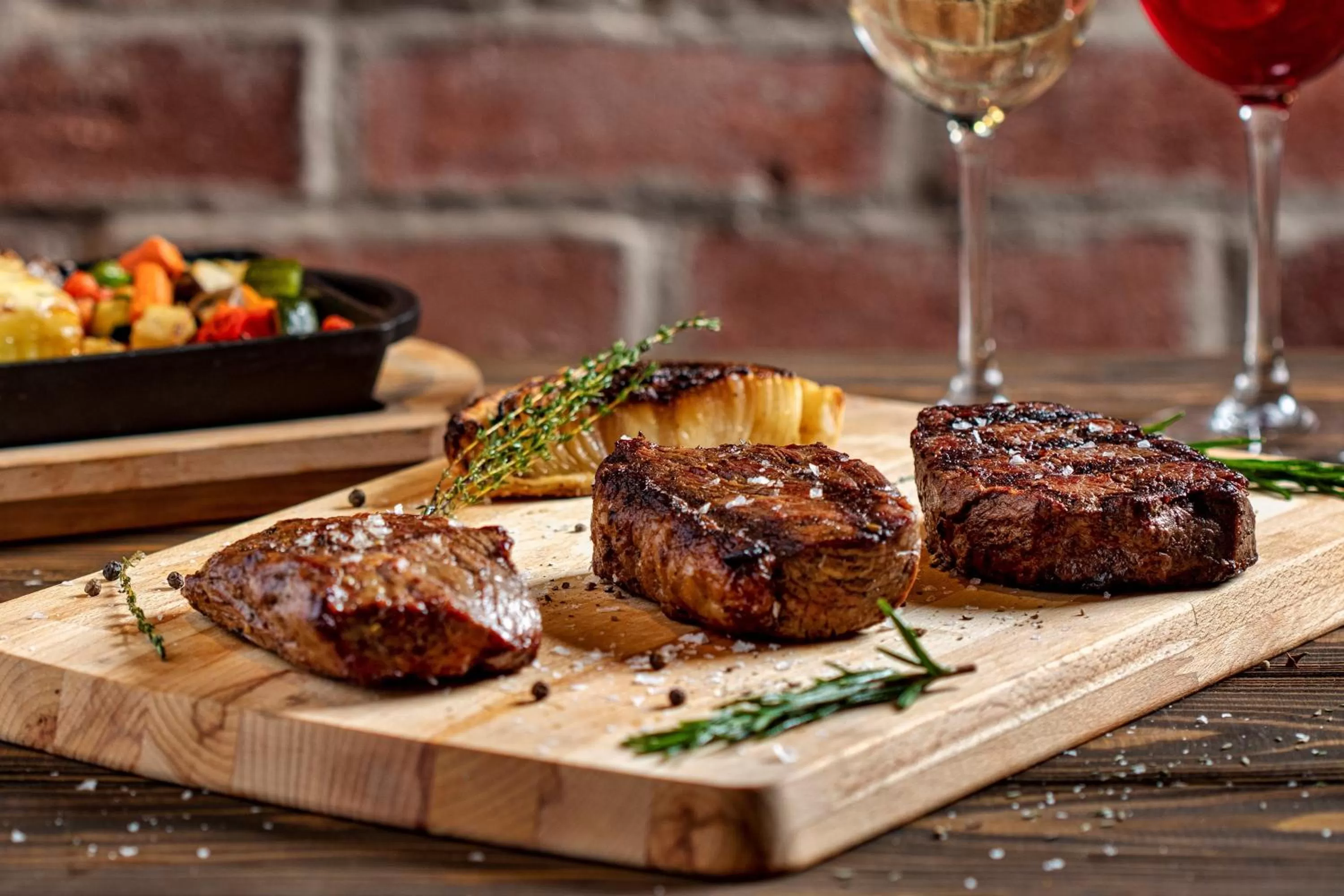 Restaurant/places to eat in Holiday Inn - Doha - The Business Park by IHG