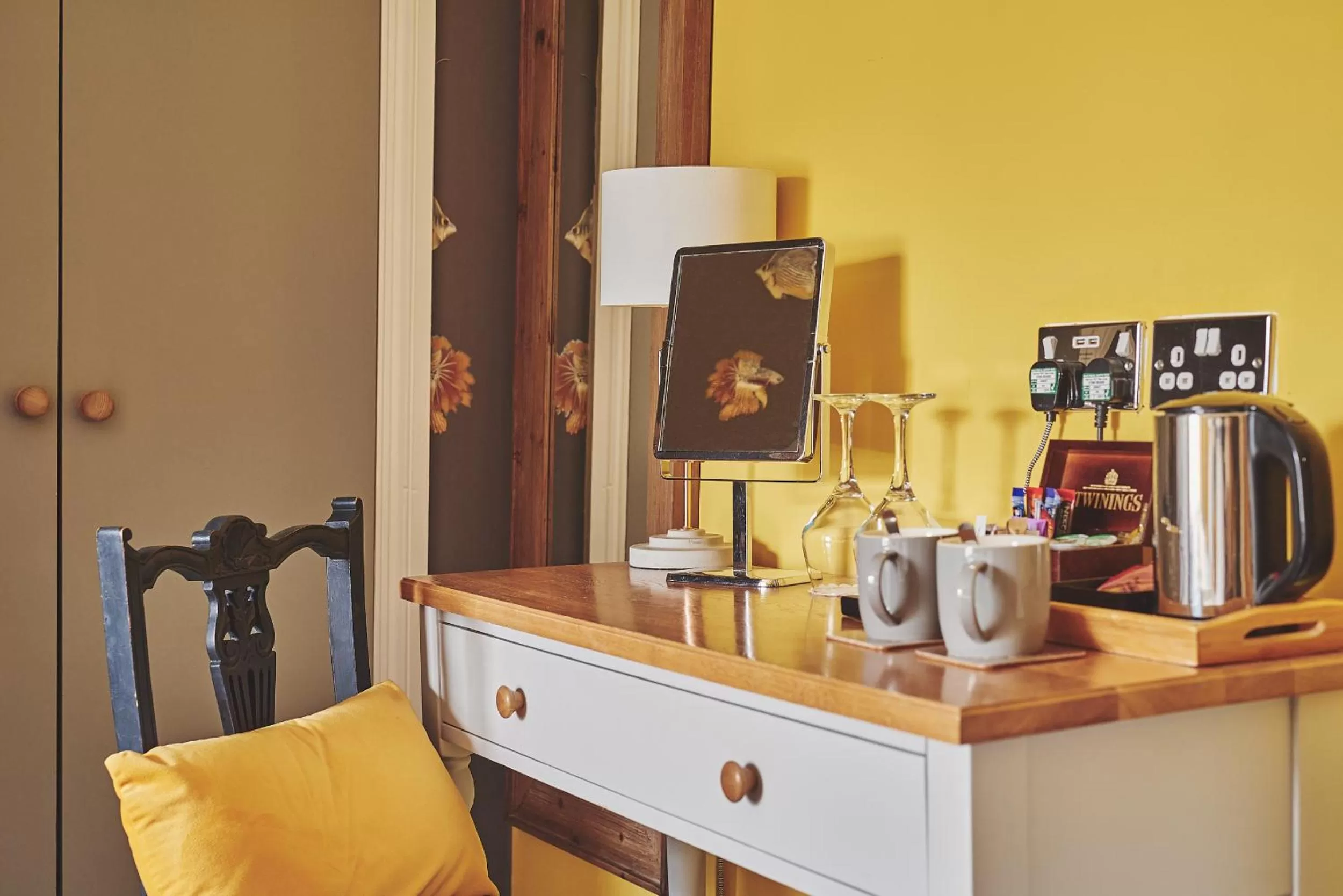 Coffee/tea facilities in The Lansdowne Guest House