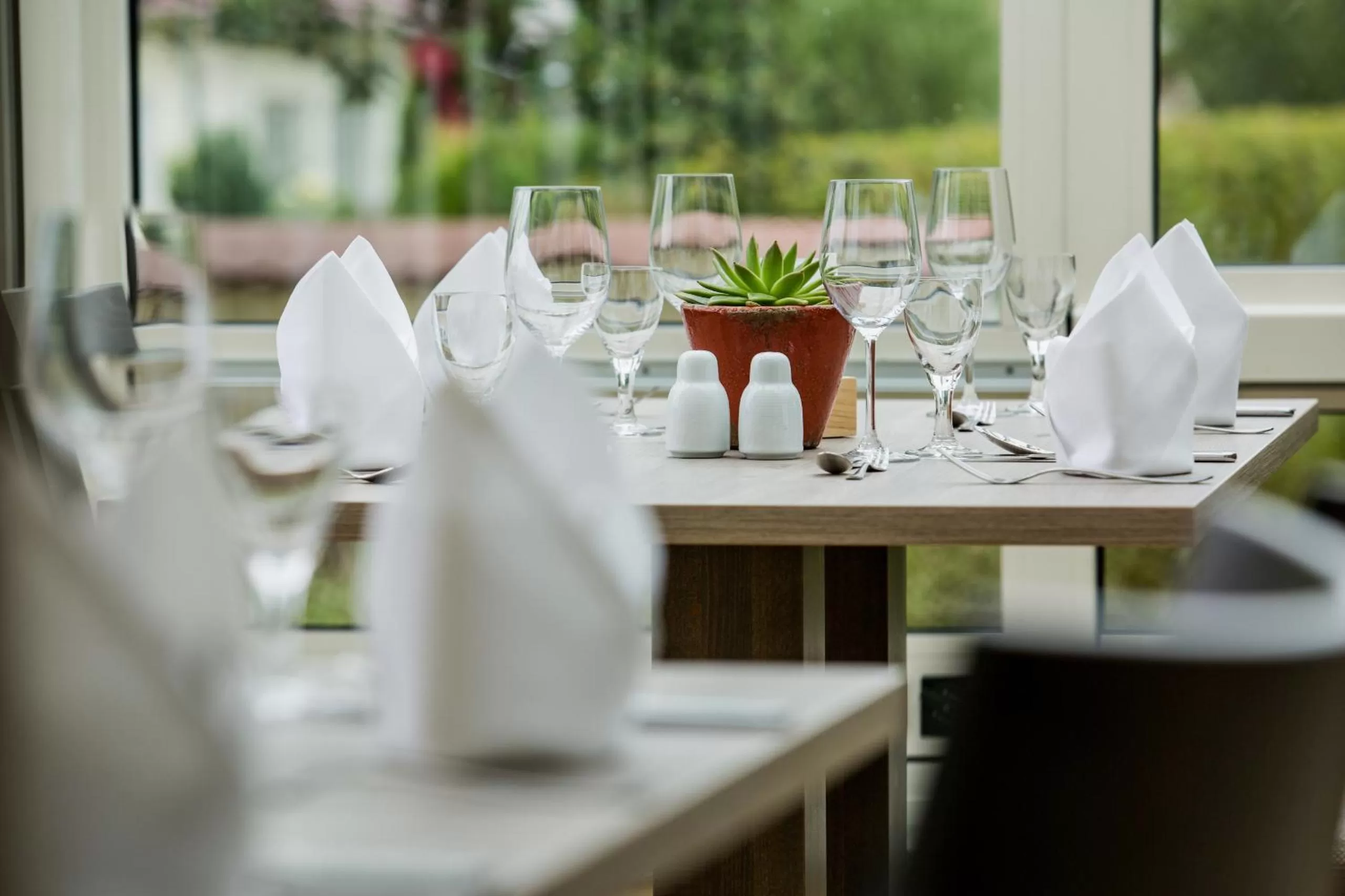 Restaurant/places to eat in Hotel Linderhof