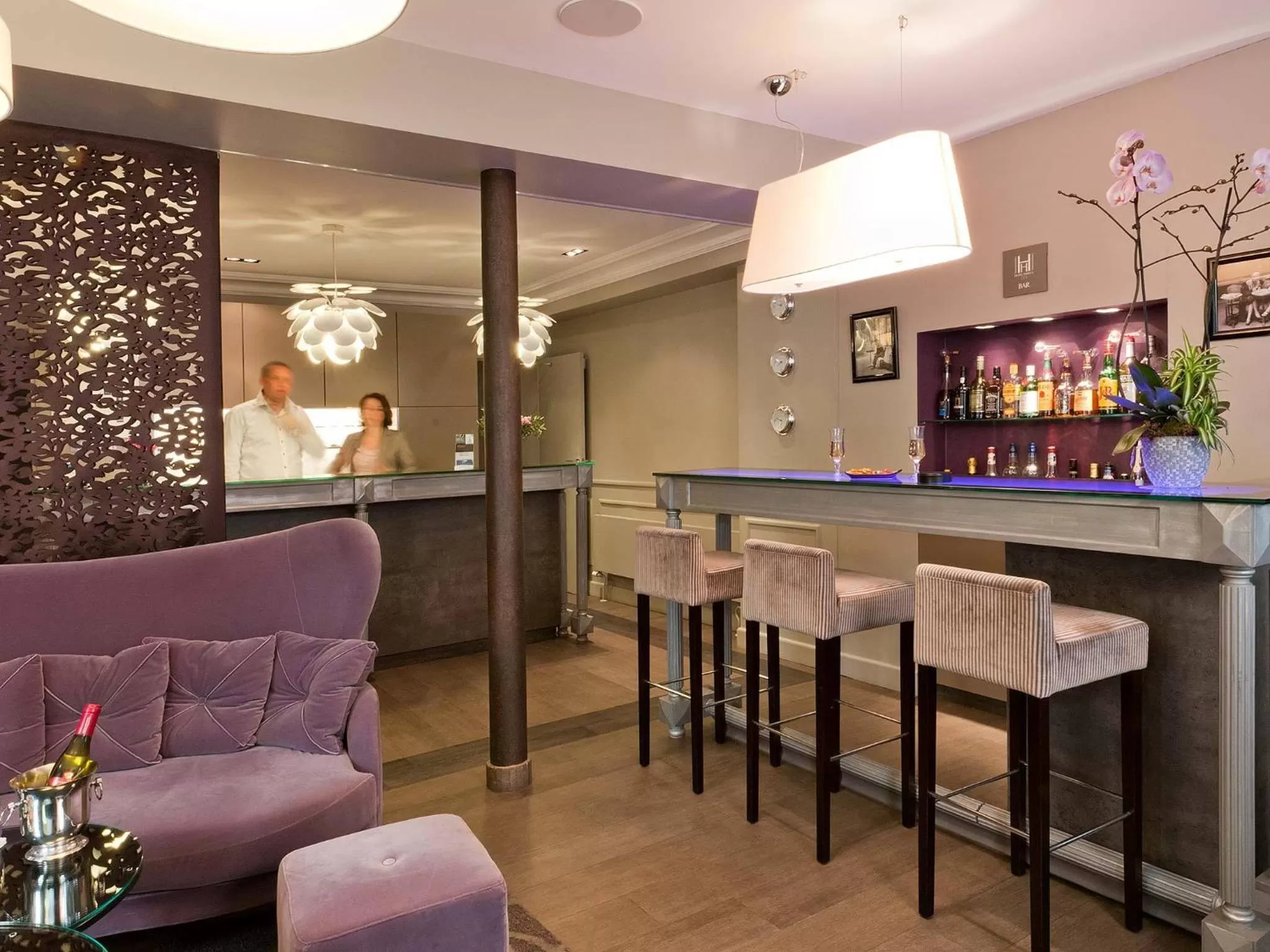 Lounge or bar in Hôtel Harvey