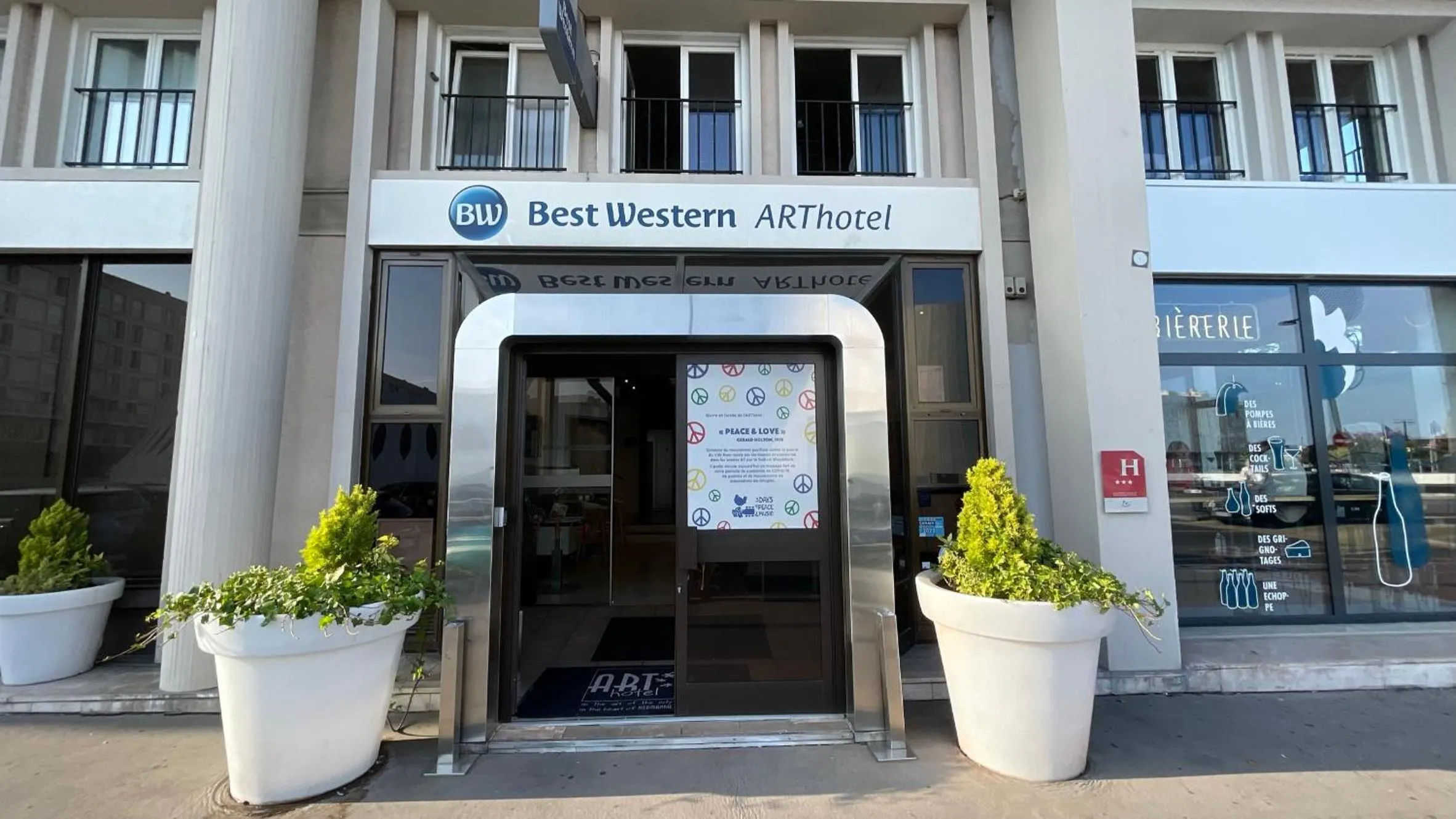 Property building in Best Western ARThotel