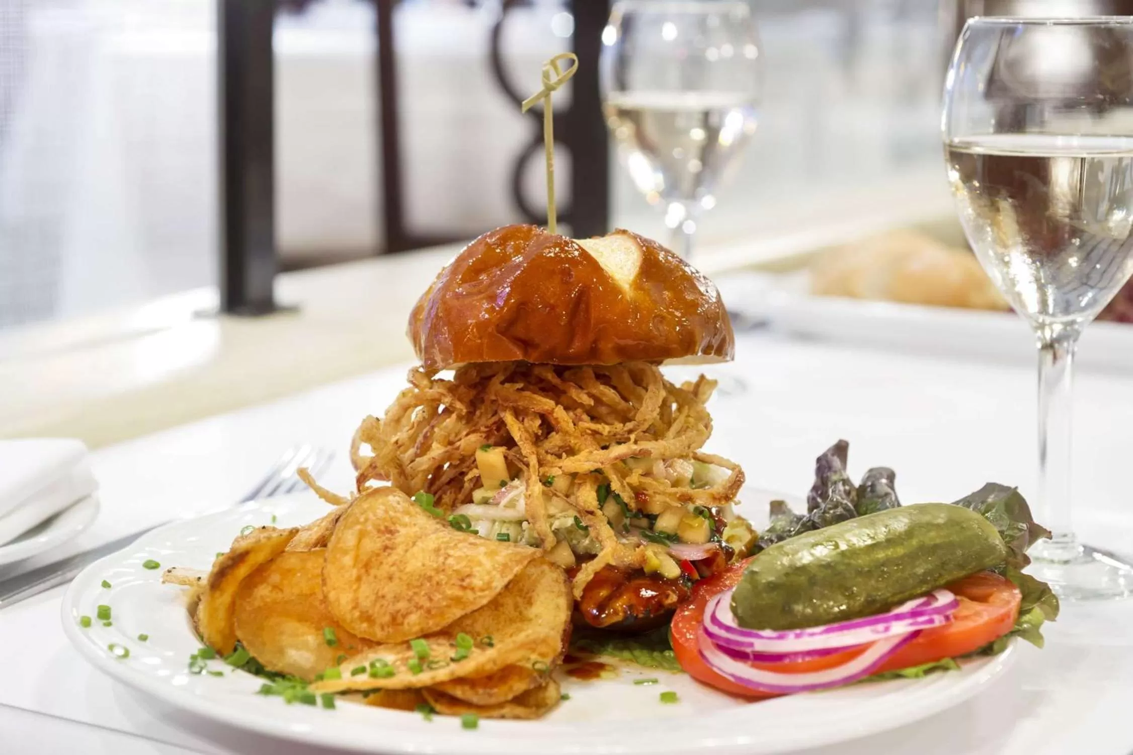 Restaurant/places to eat in Hilton Chicago/Oak Lawn