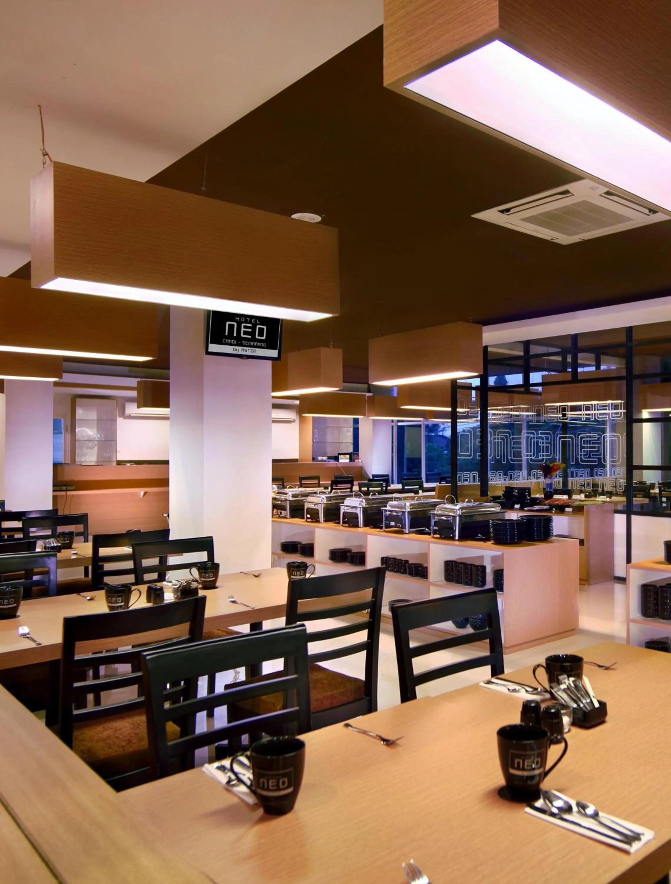 Restaurant/places to eat in Hotel Neo Candi Simpang Lima - Semarang by ASTON