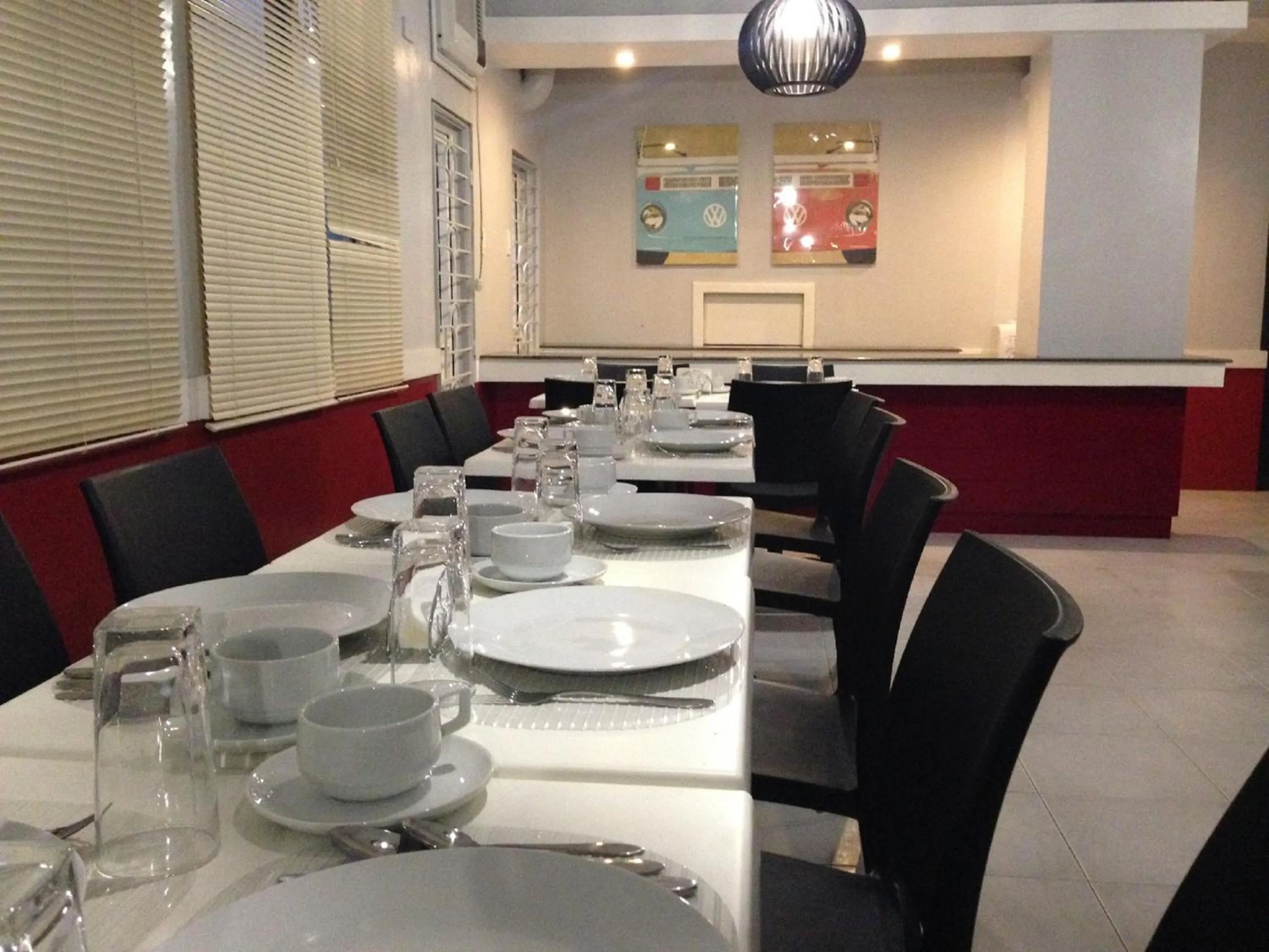 Restaurant/places to eat in Leesons Residences