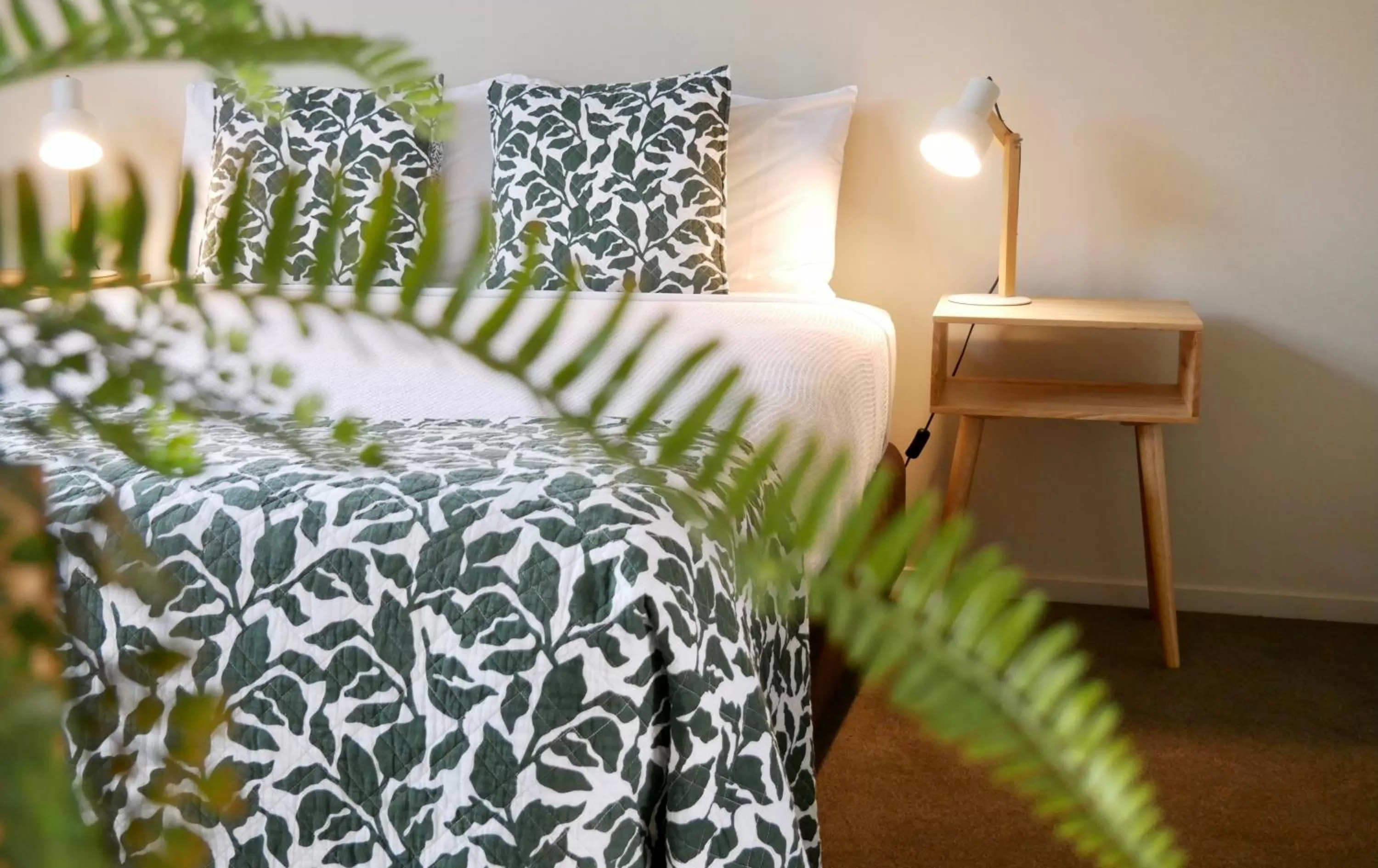 Bed in Alpine Lake Motel