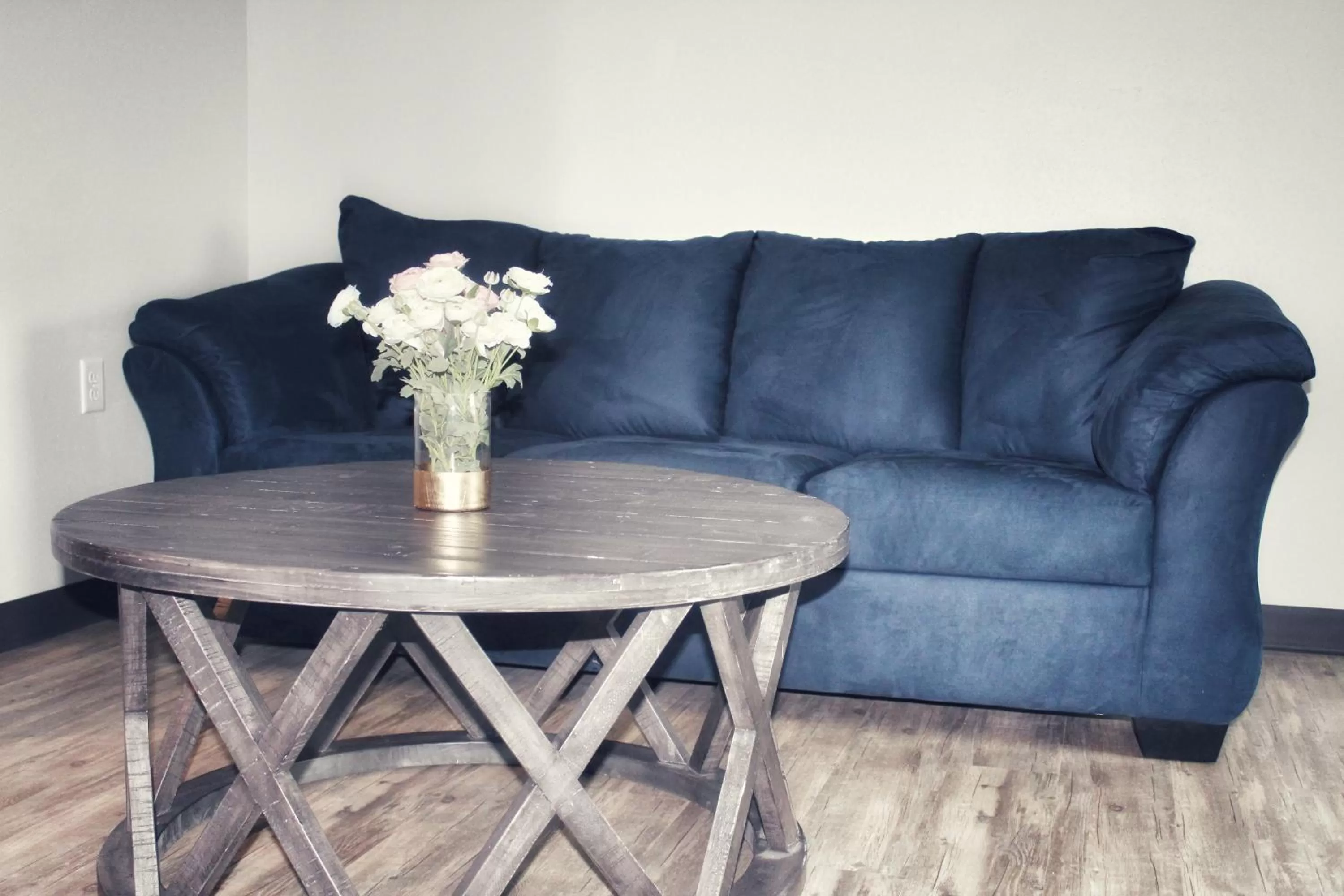 Seating area in Waterfront Hotel