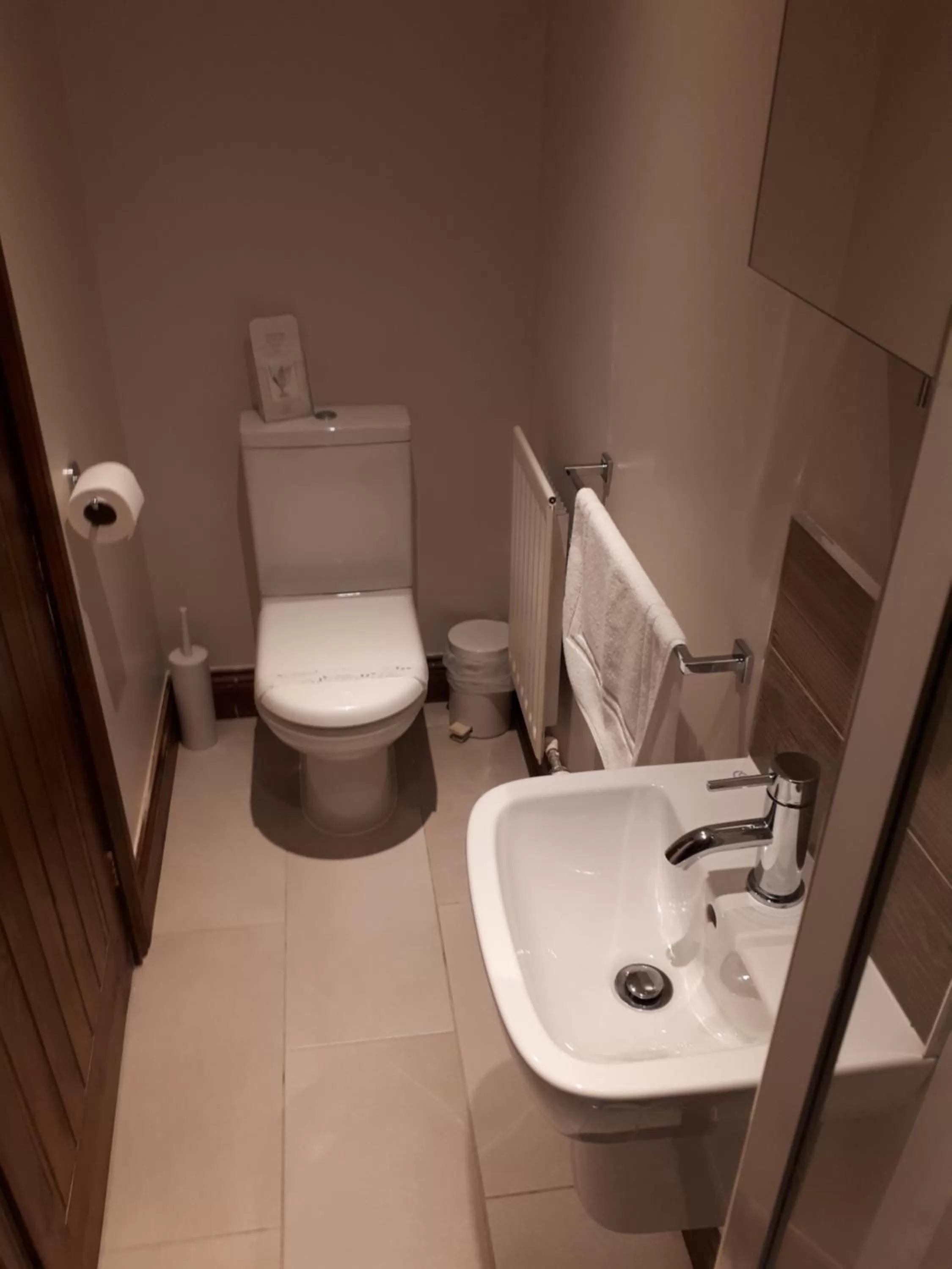 Toilet in The Black Bull at Nateby