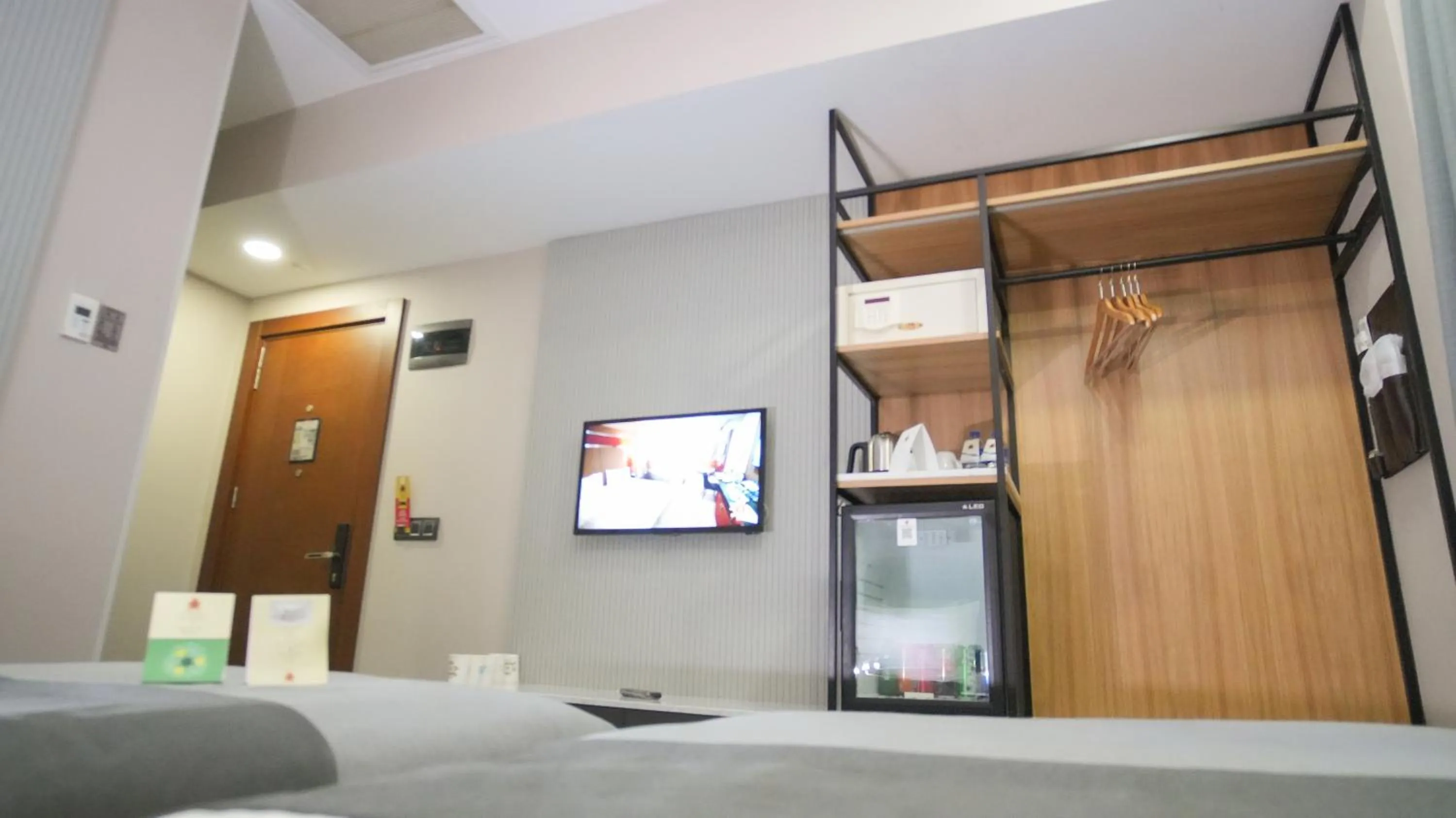 Photo of the whole room, Bed in Dosso Dossi Hotels Old City