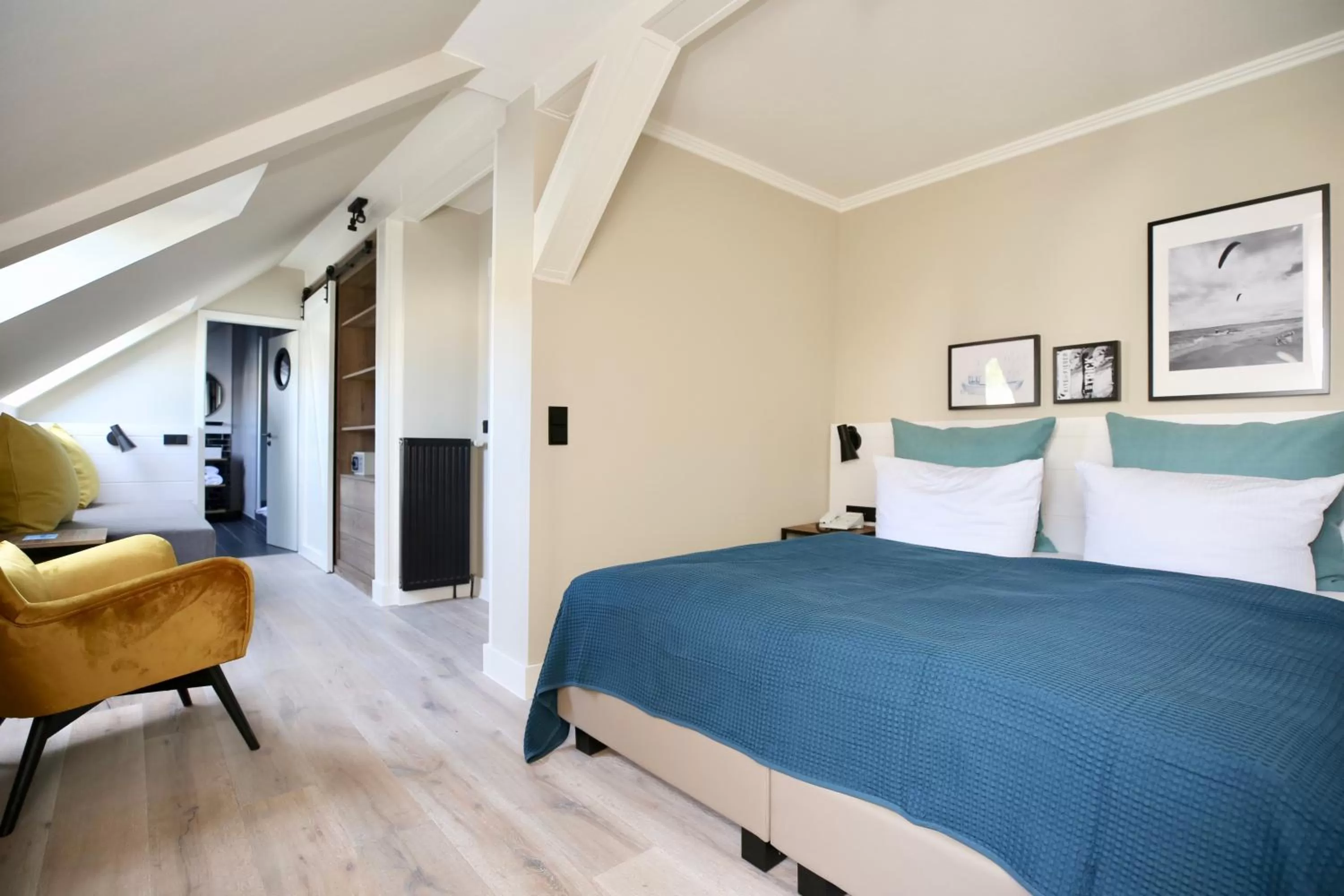 Photo of the whole room, Bed in Hotel Boje06