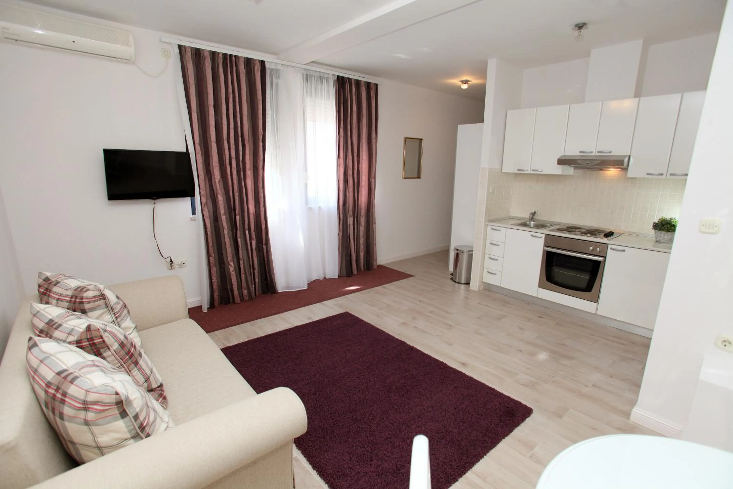 Bed in Hotel Bellevue Trogir